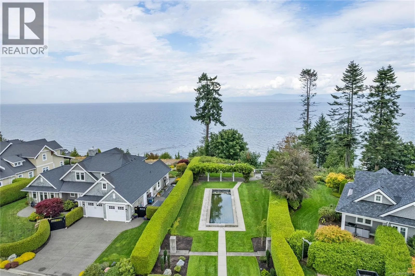 942 Bluffs Dr