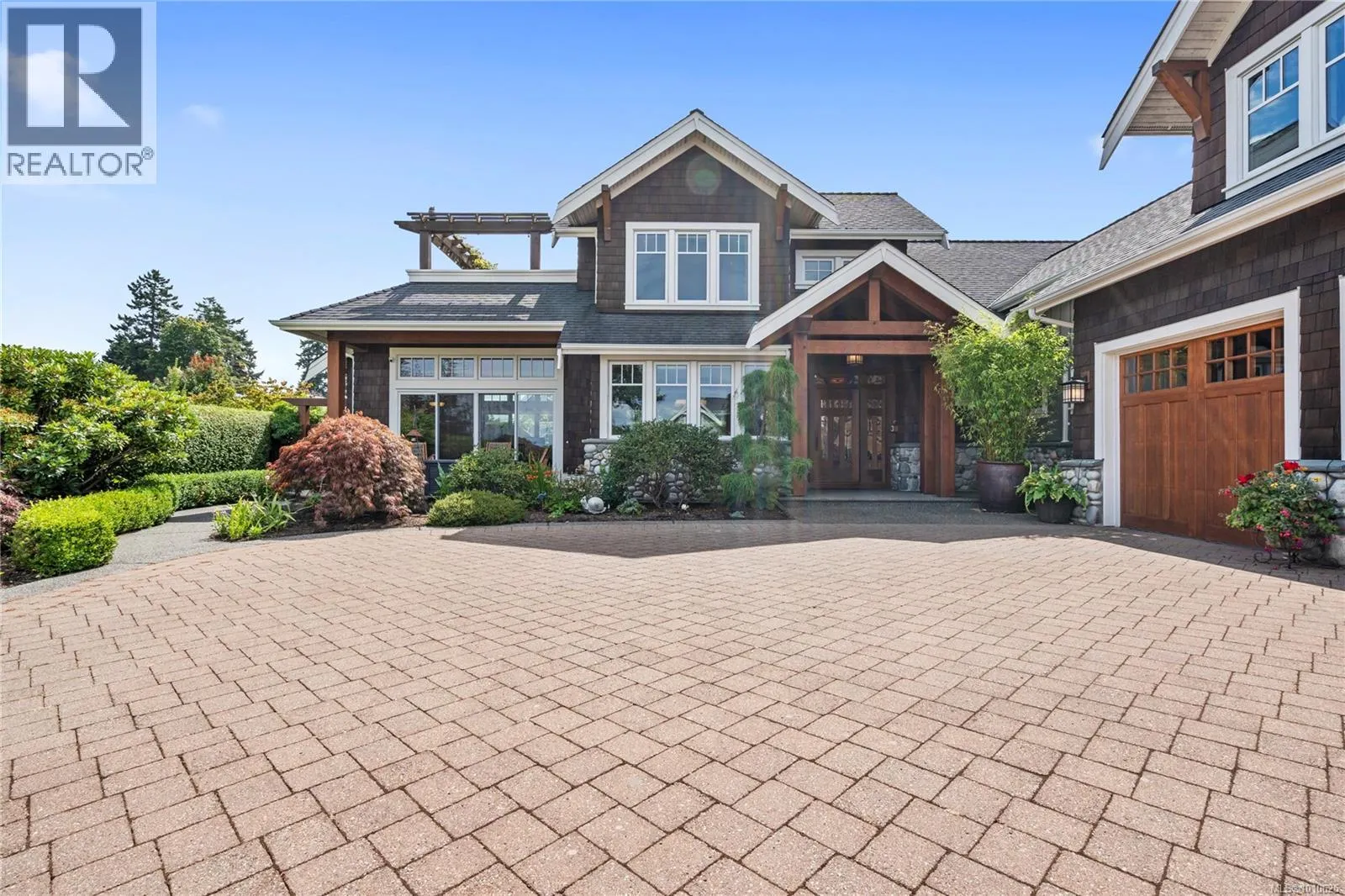 942 Bluffs Dr