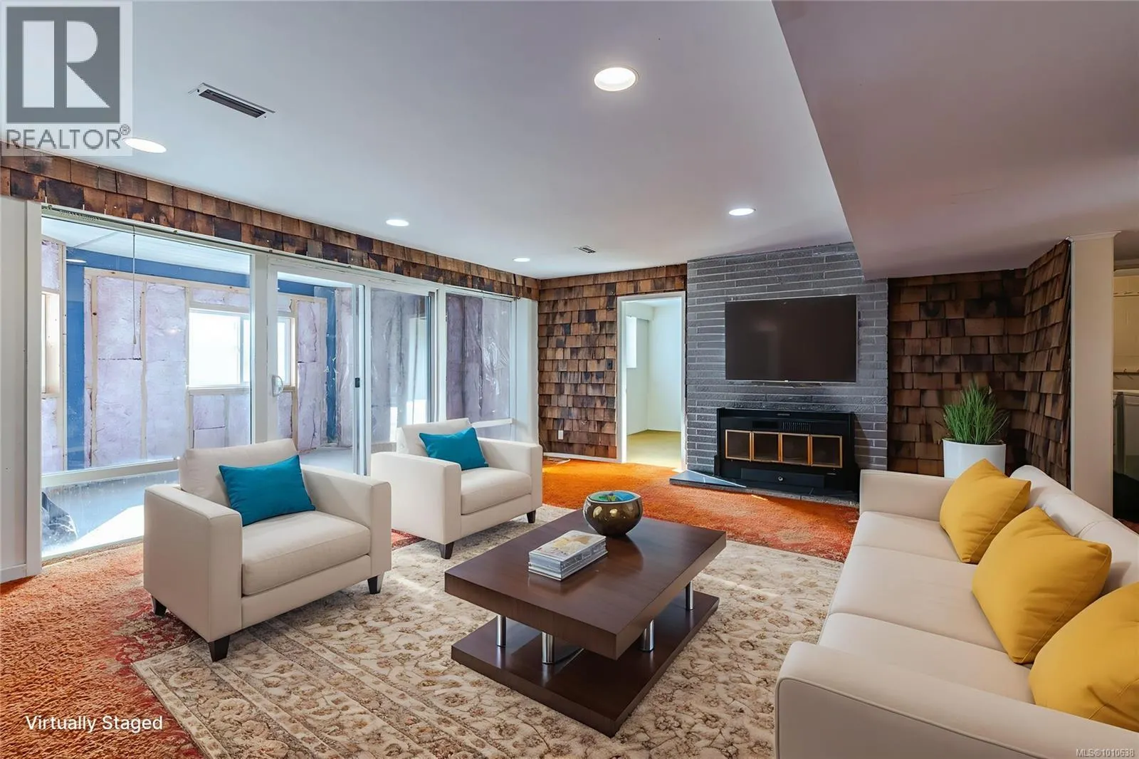 2540 Holyrood Dr