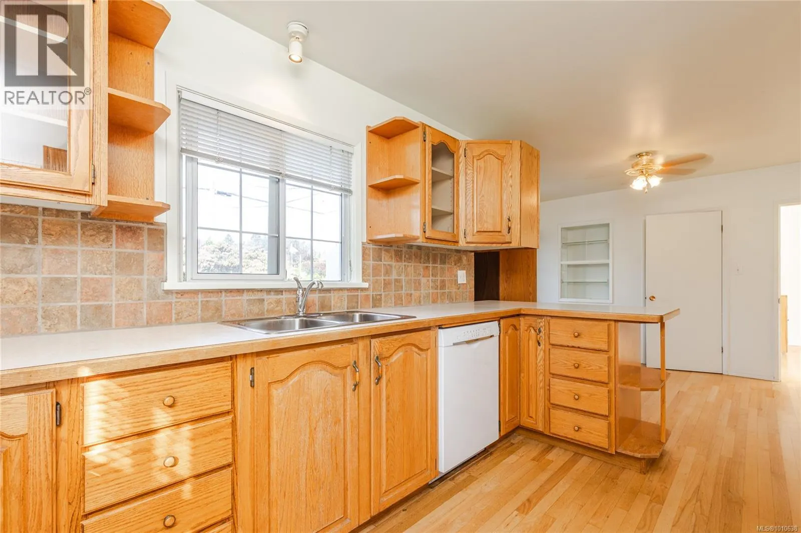 2540 Holyrood Dr