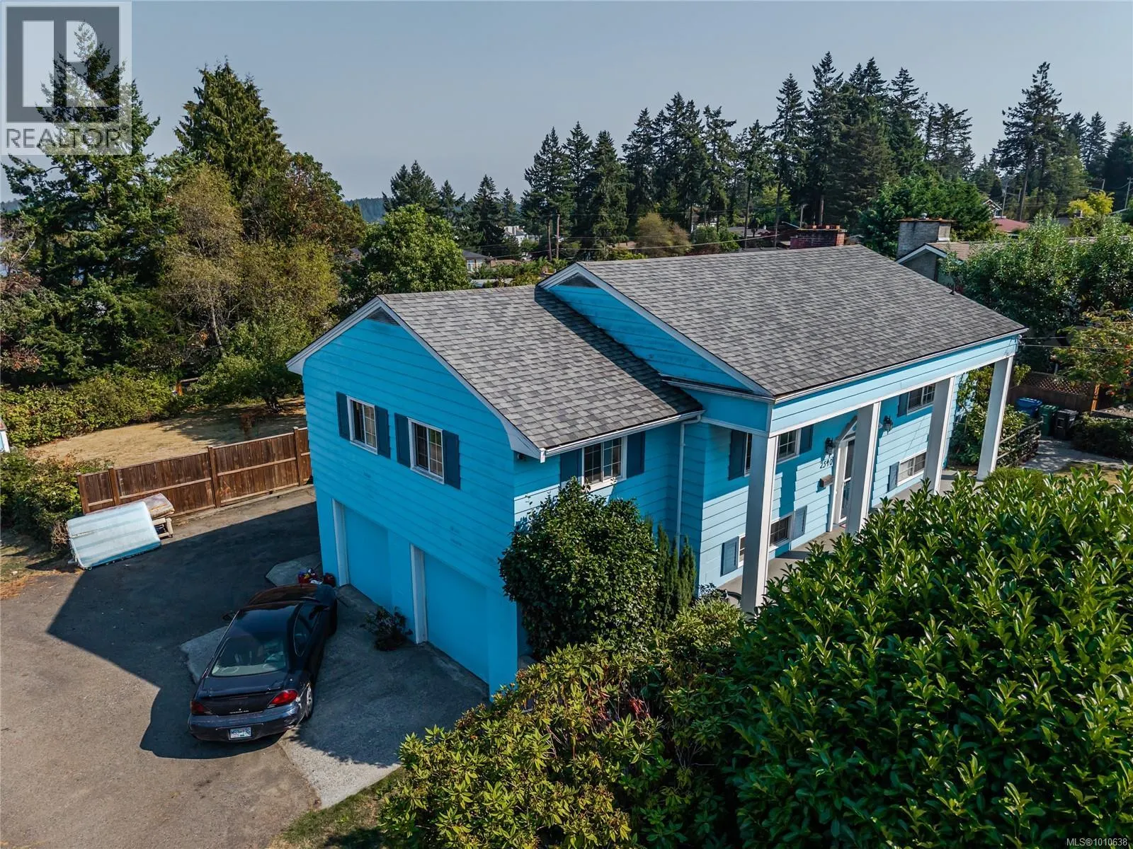 2540 Holyrood Dr