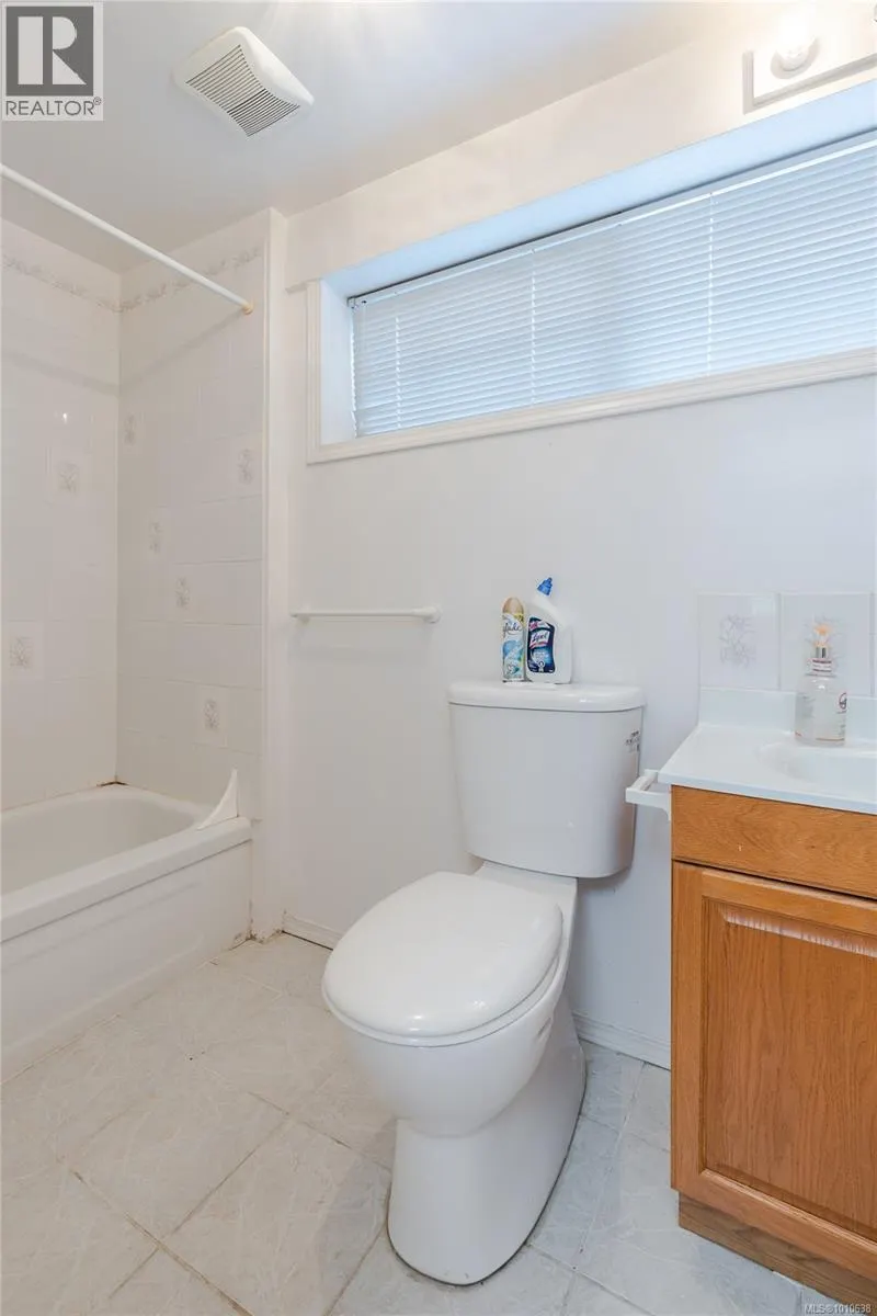 2540 Holyrood Dr