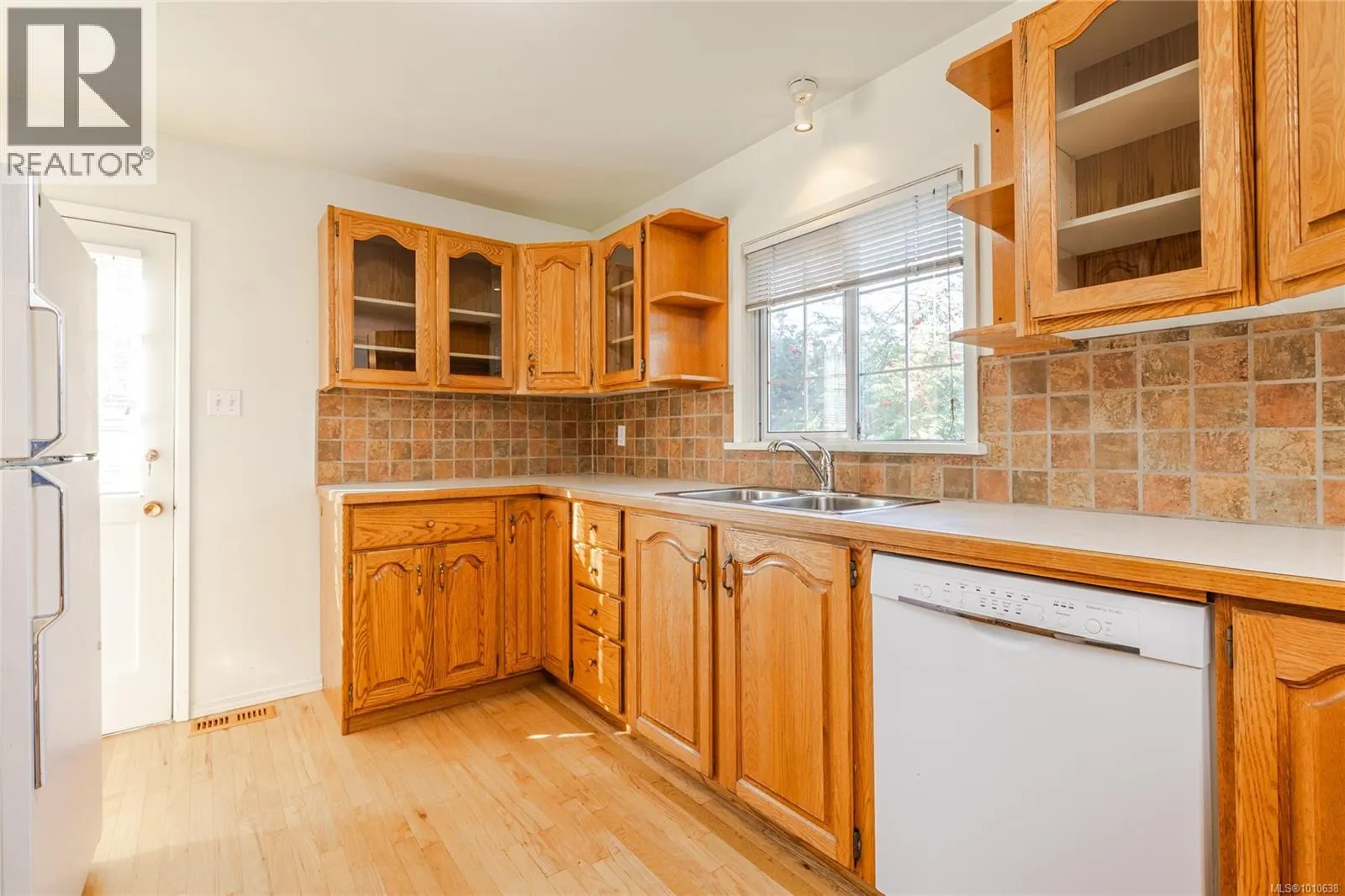 2540 Holyrood Dr