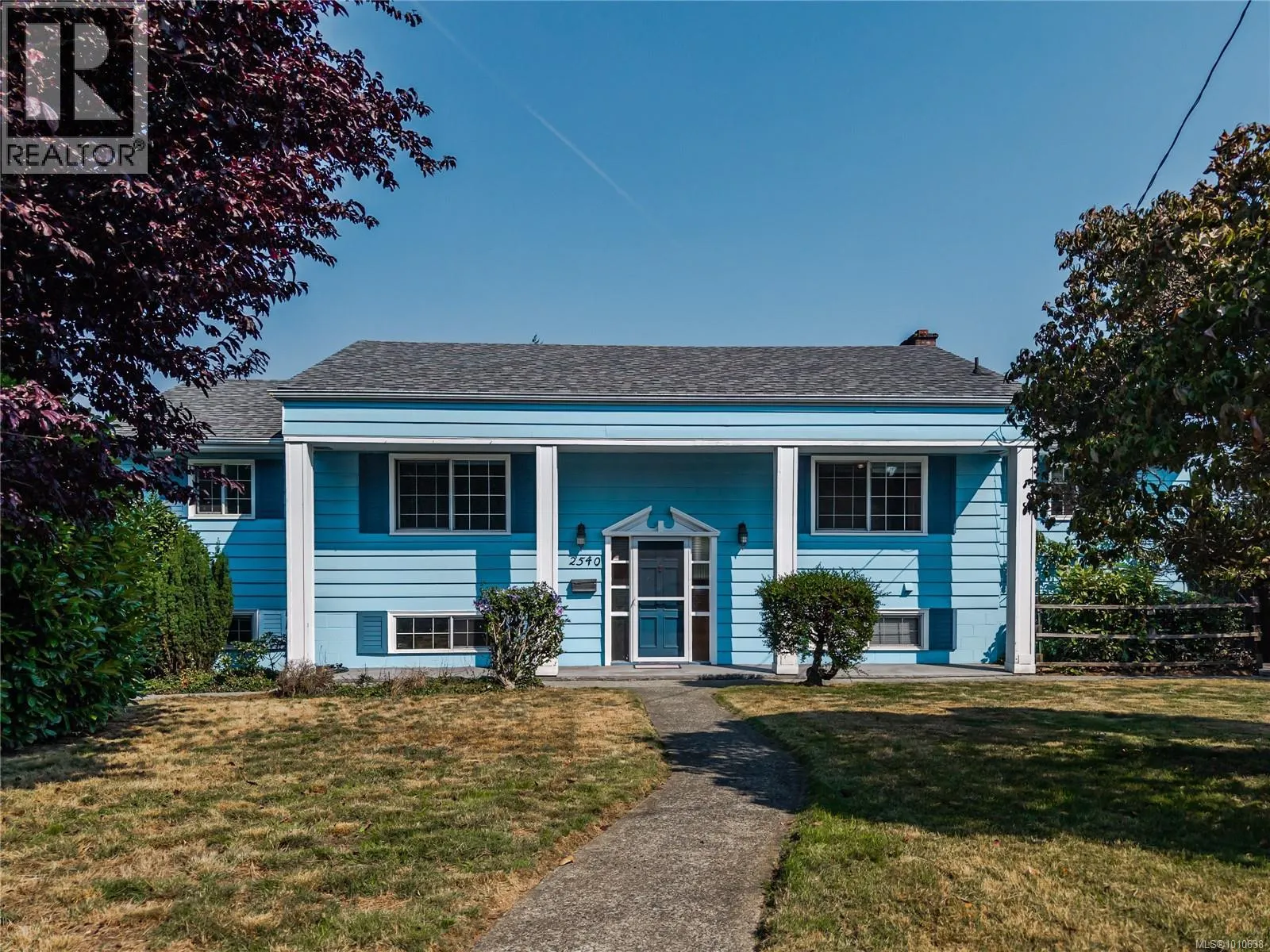 2540 Holyrood Dr