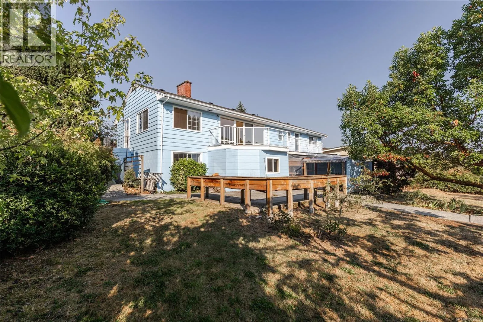 2540 Holyrood Dr