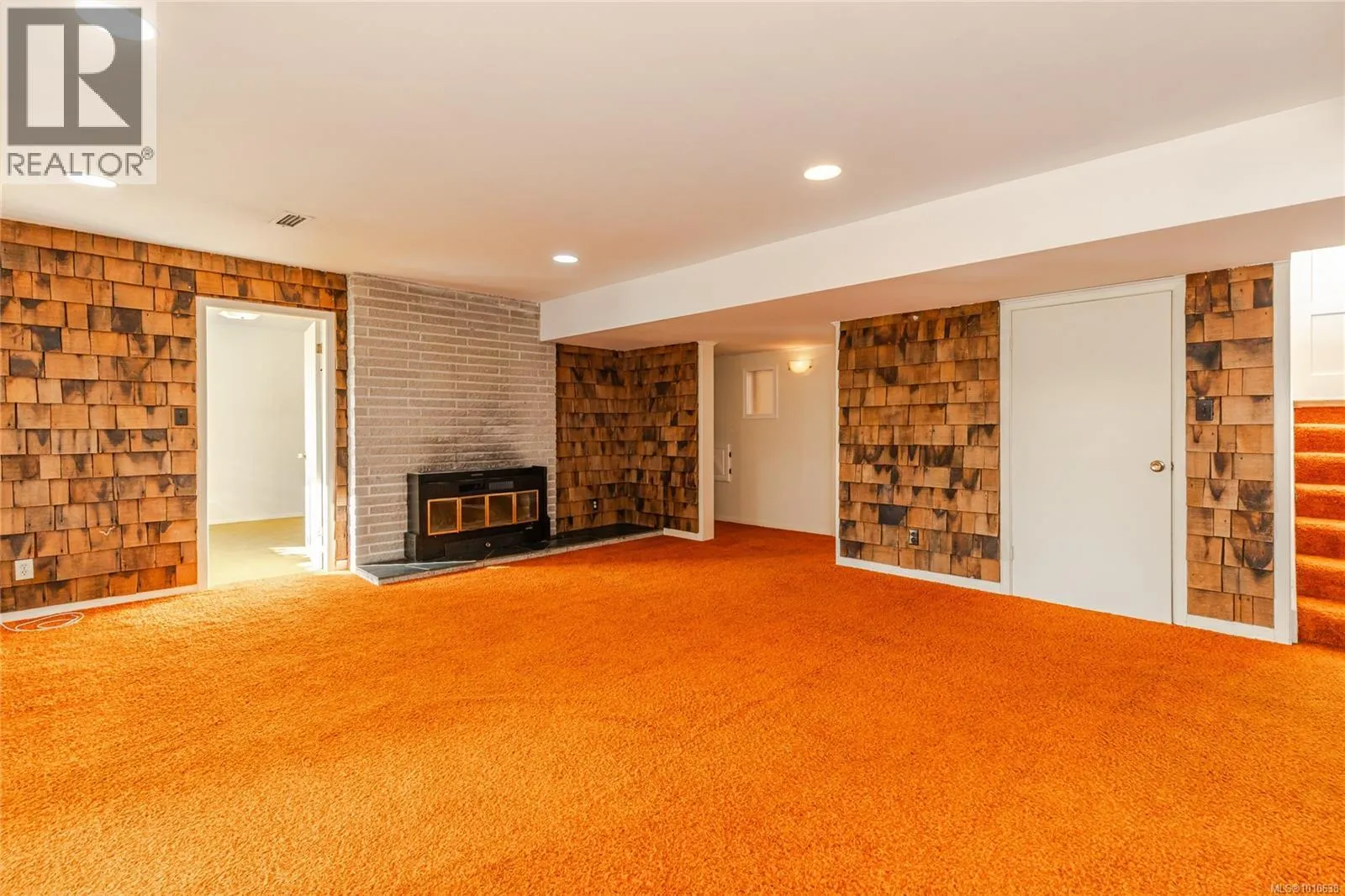 2540 Holyrood Dr