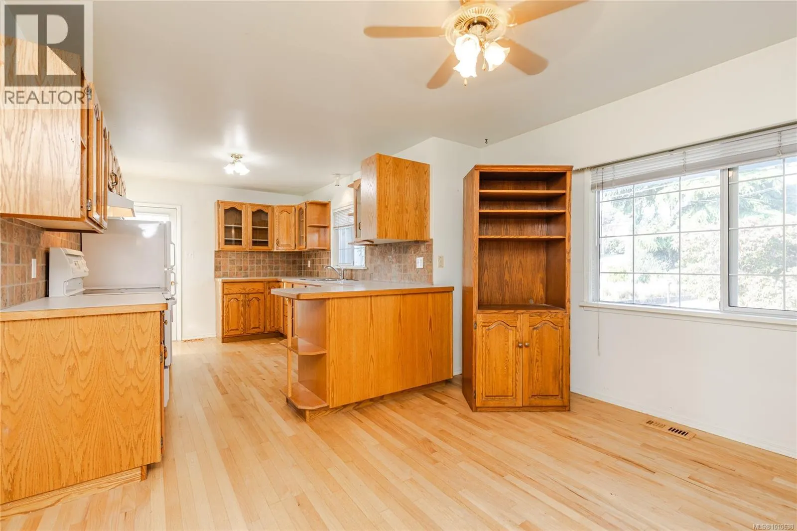 2540 Holyrood Dr