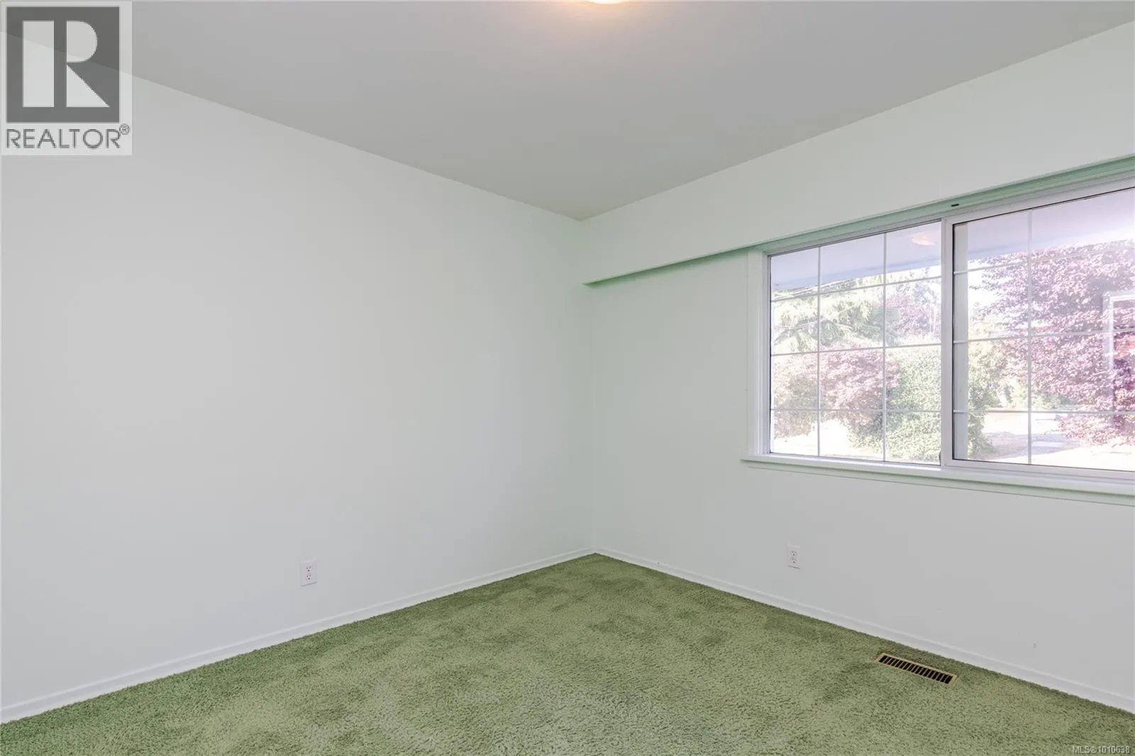 2540 Holyrood Dr