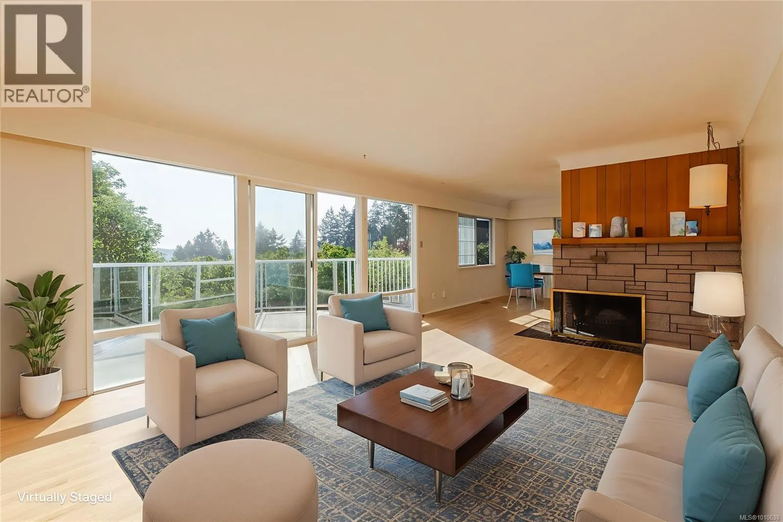 2540 Holyrood Dr
