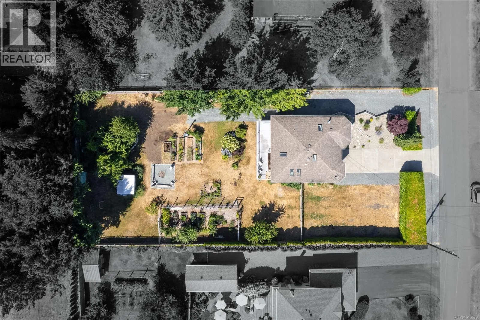 1184 Centre Rd