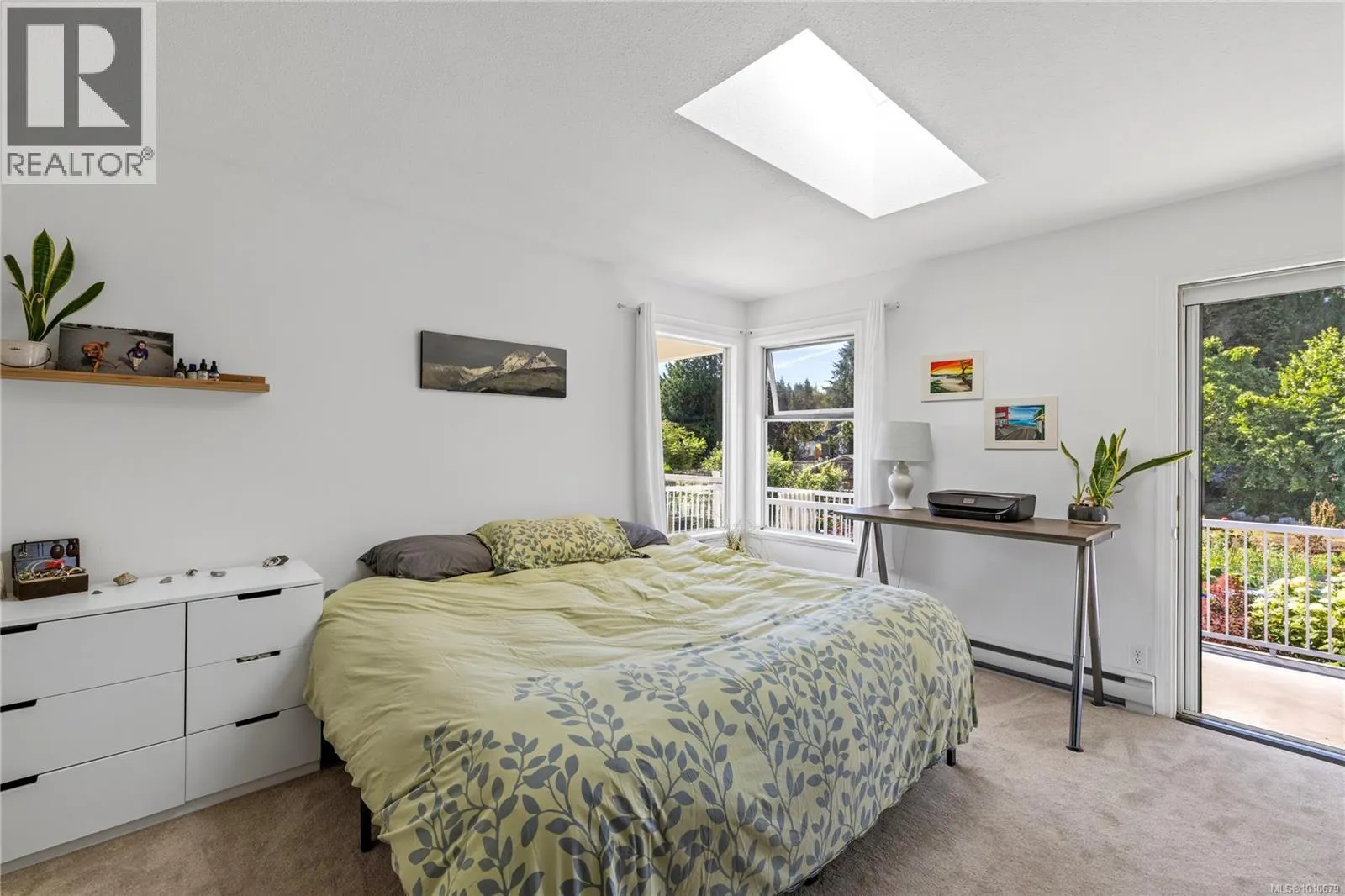 1184 Centre Rd