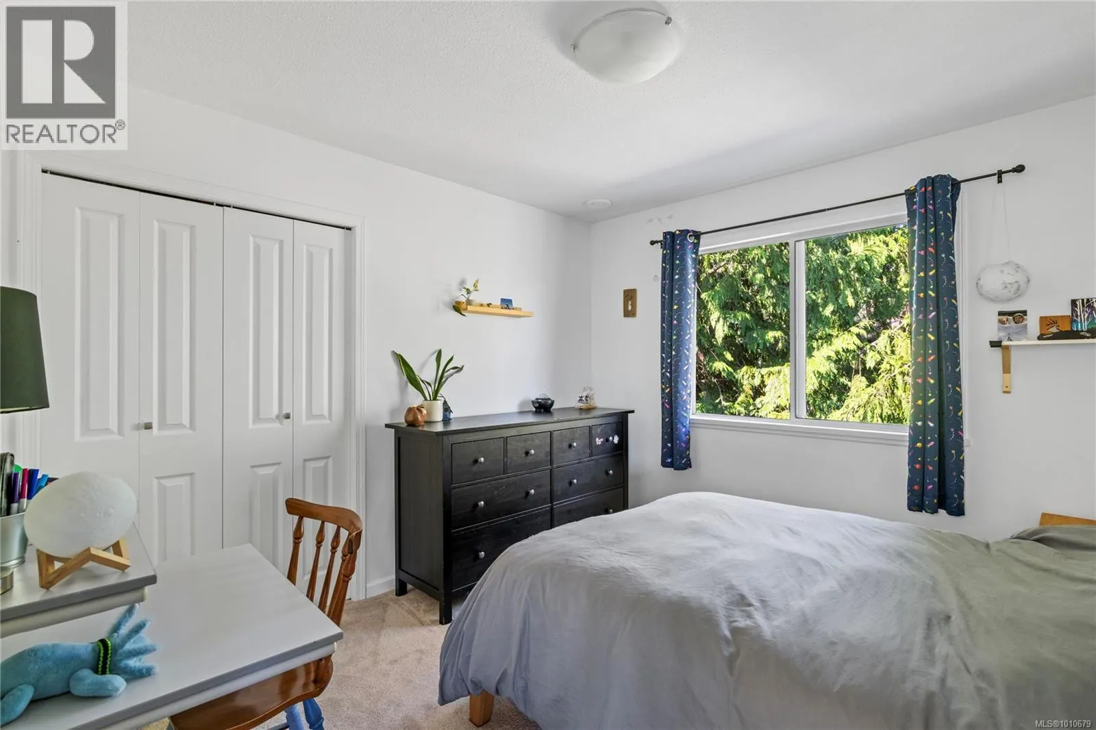 1184 Centre Rd