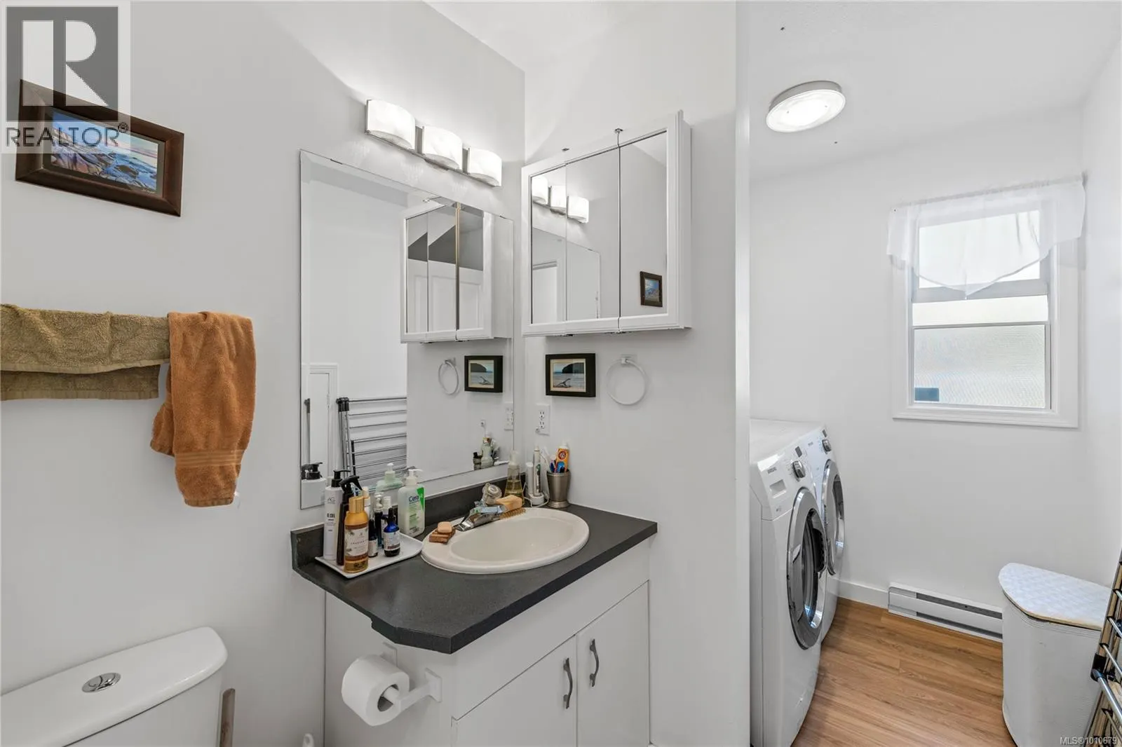 1184 Centre Rd