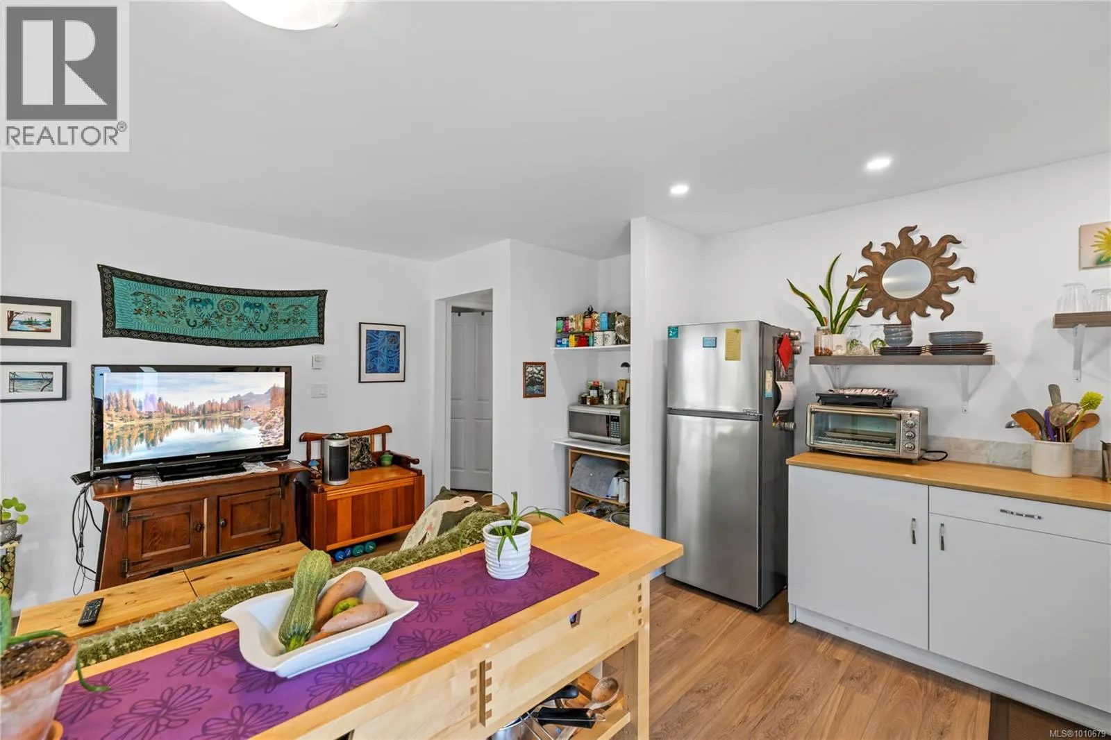 1184 Centre Rd