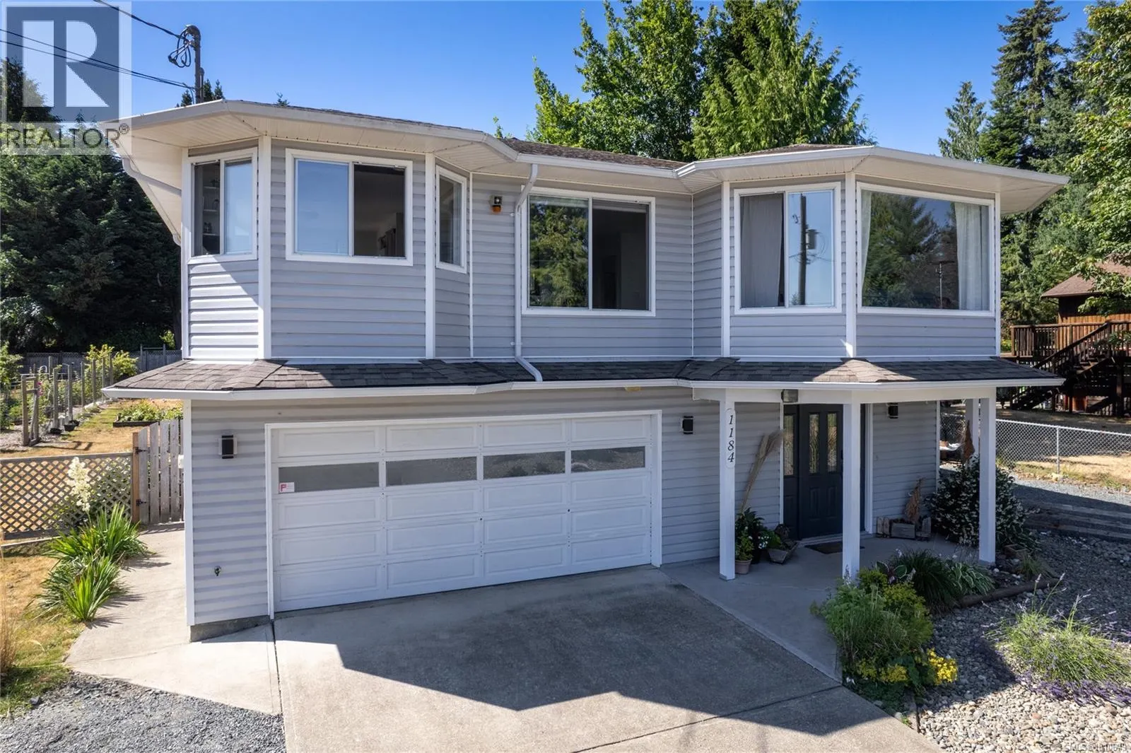 1184 Centre Rd