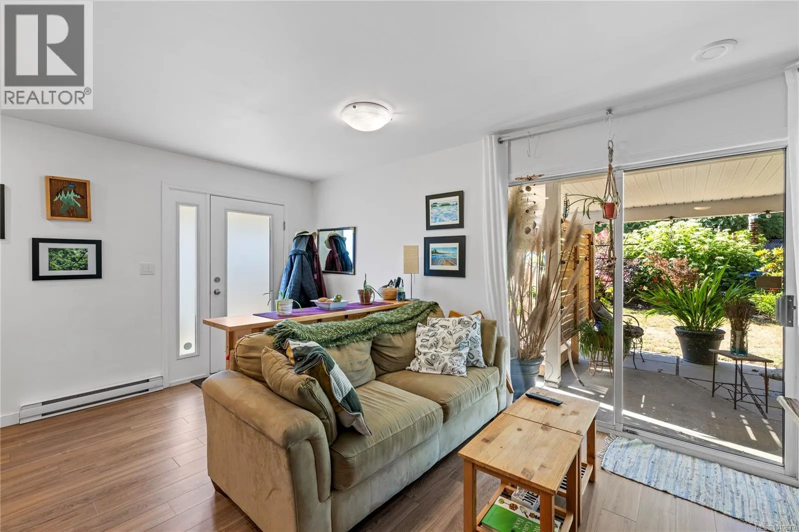 1184 Centre Rd