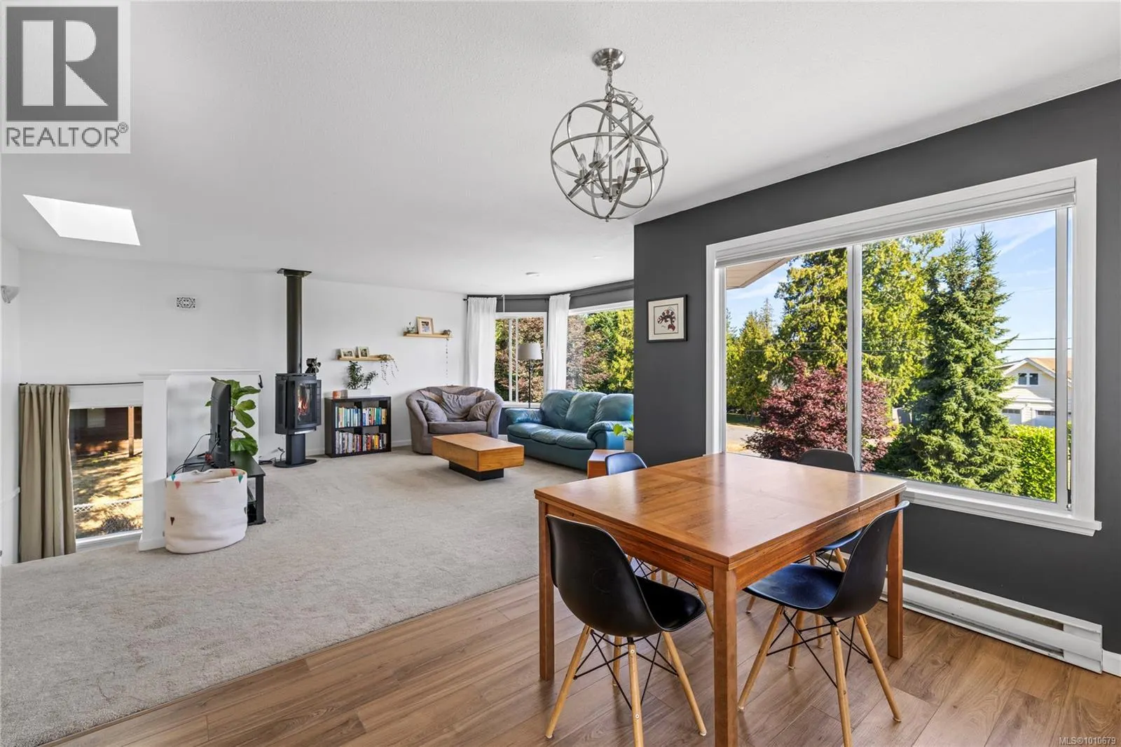 1184 Centre Rd