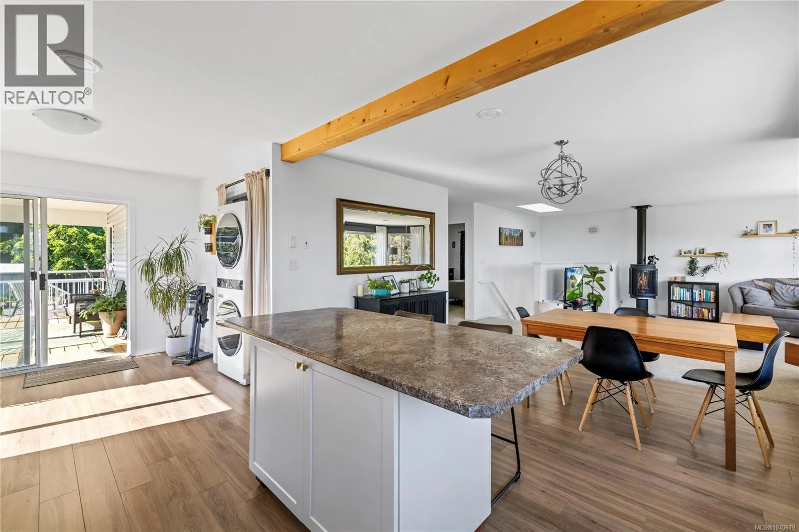 1184 Centre Rd
