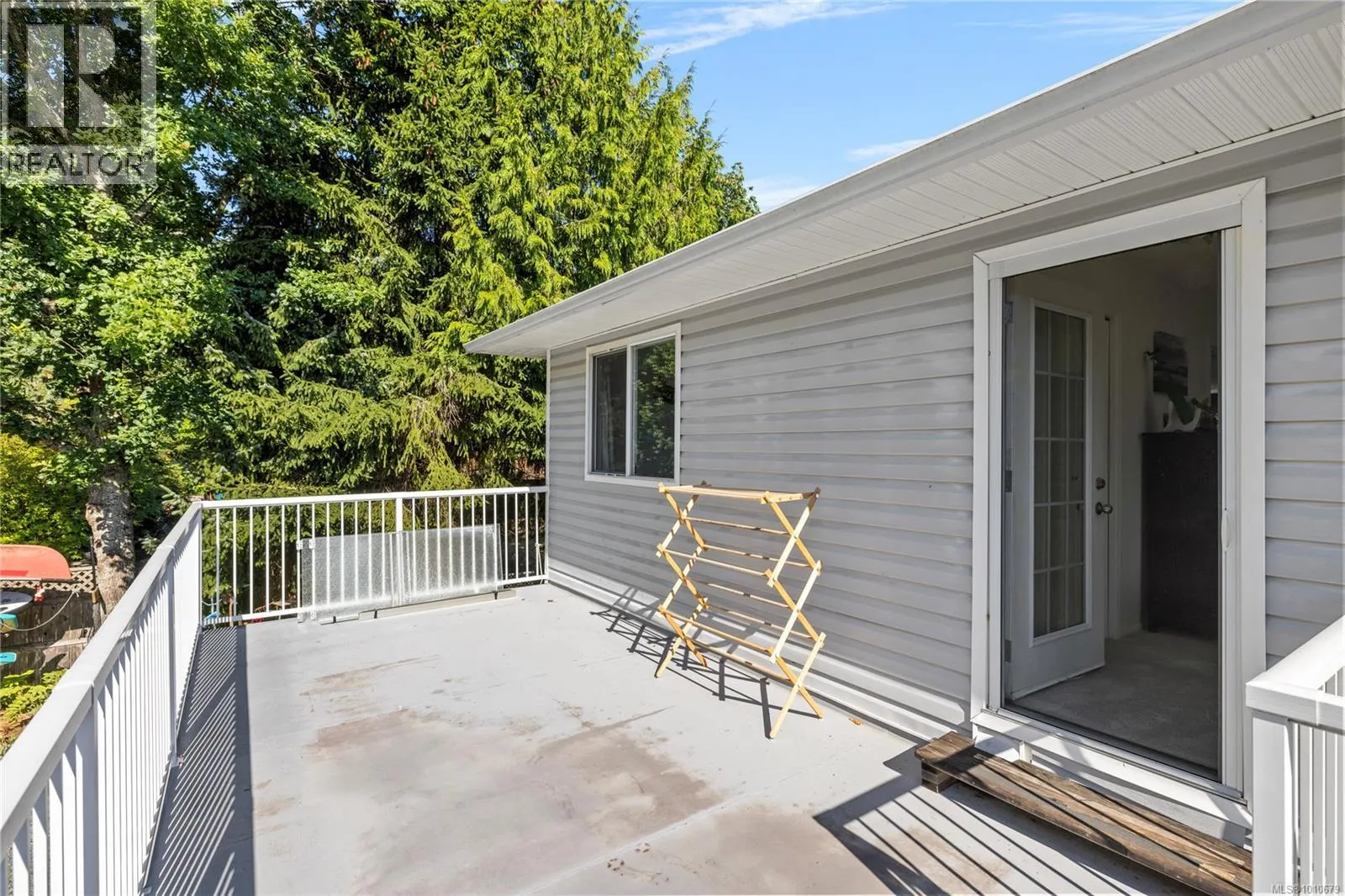 1184 Centre Rd