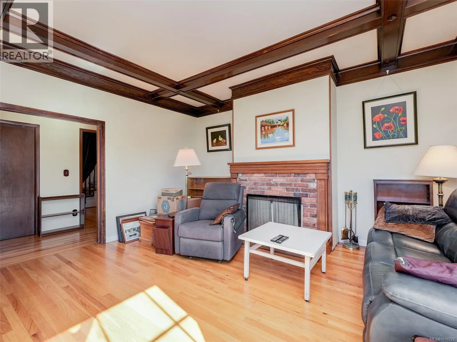 890 Burnside Rd W