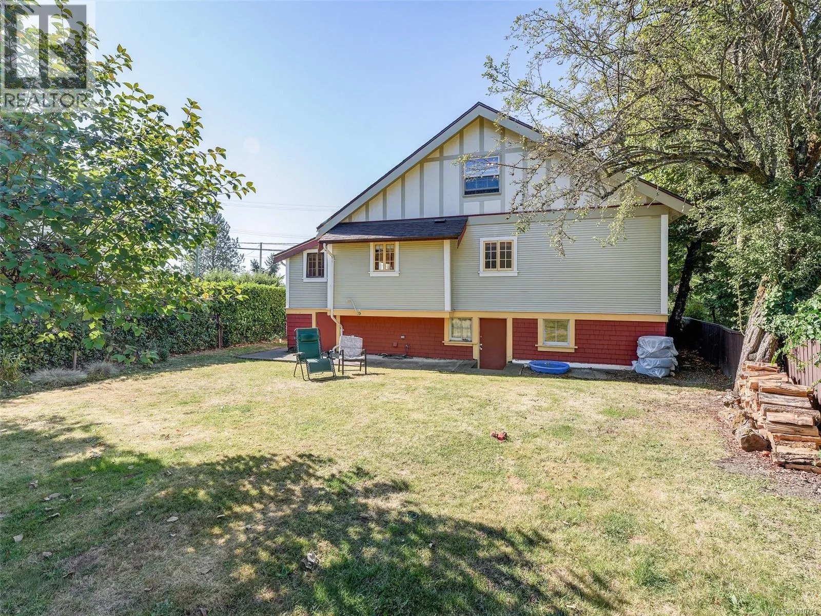 890 Burnside Rd W