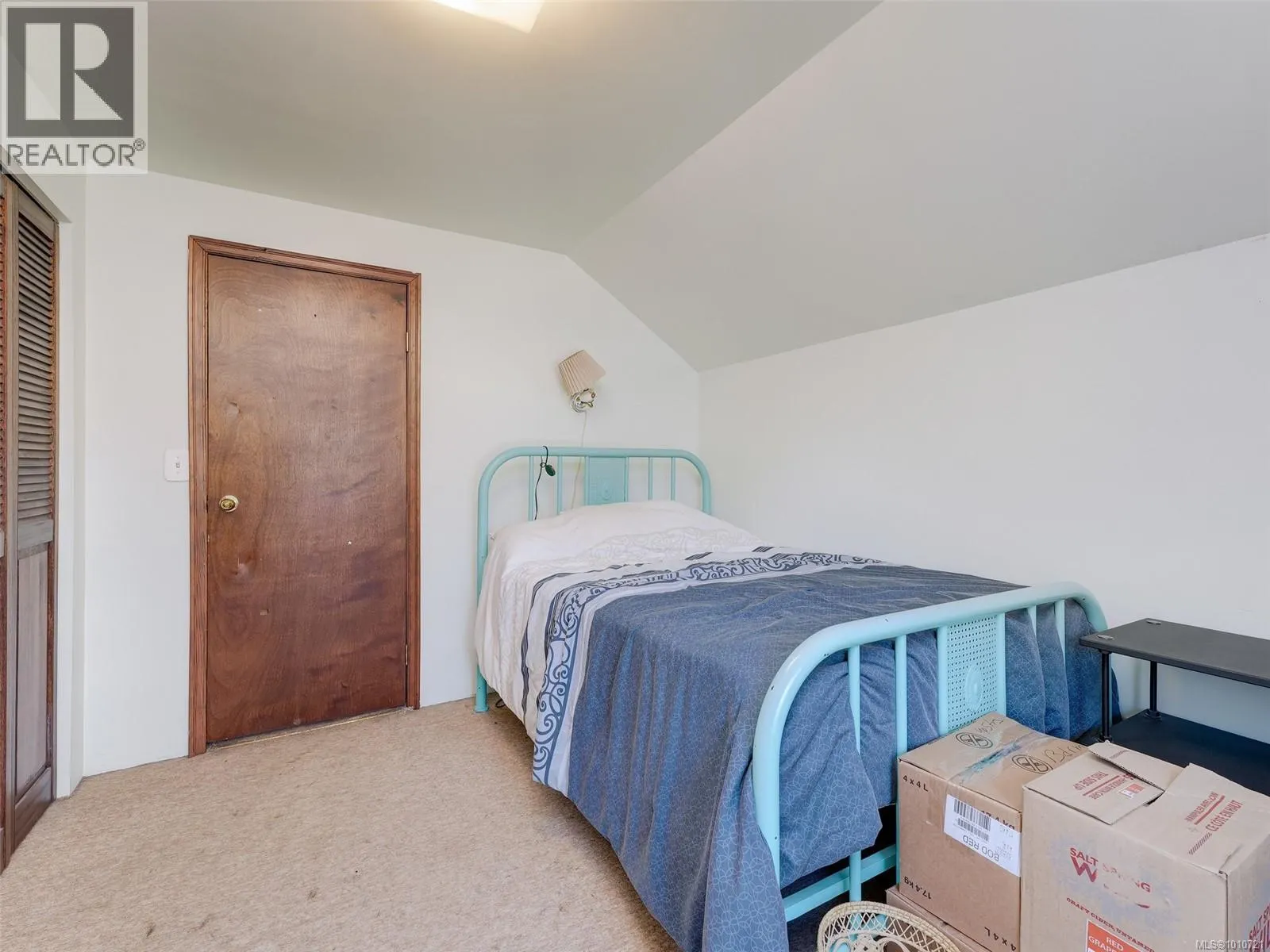 890 Burnside Rd W