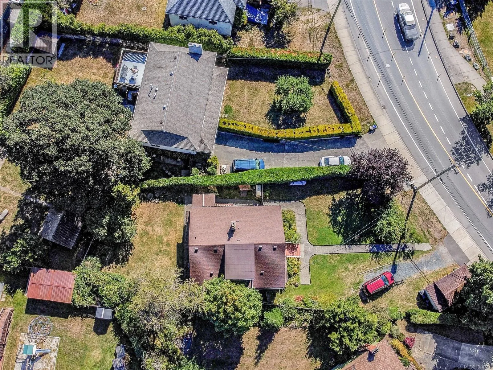890 Burnside Rd W