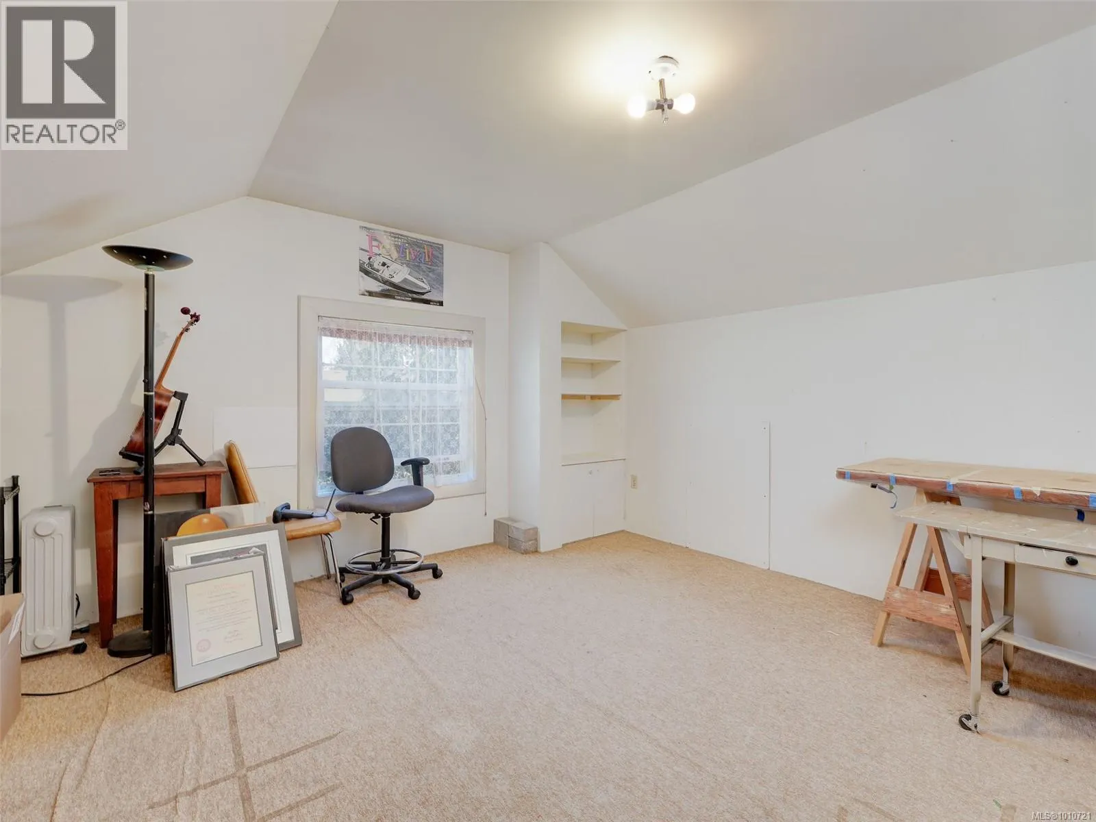 890 Burnside Rd W