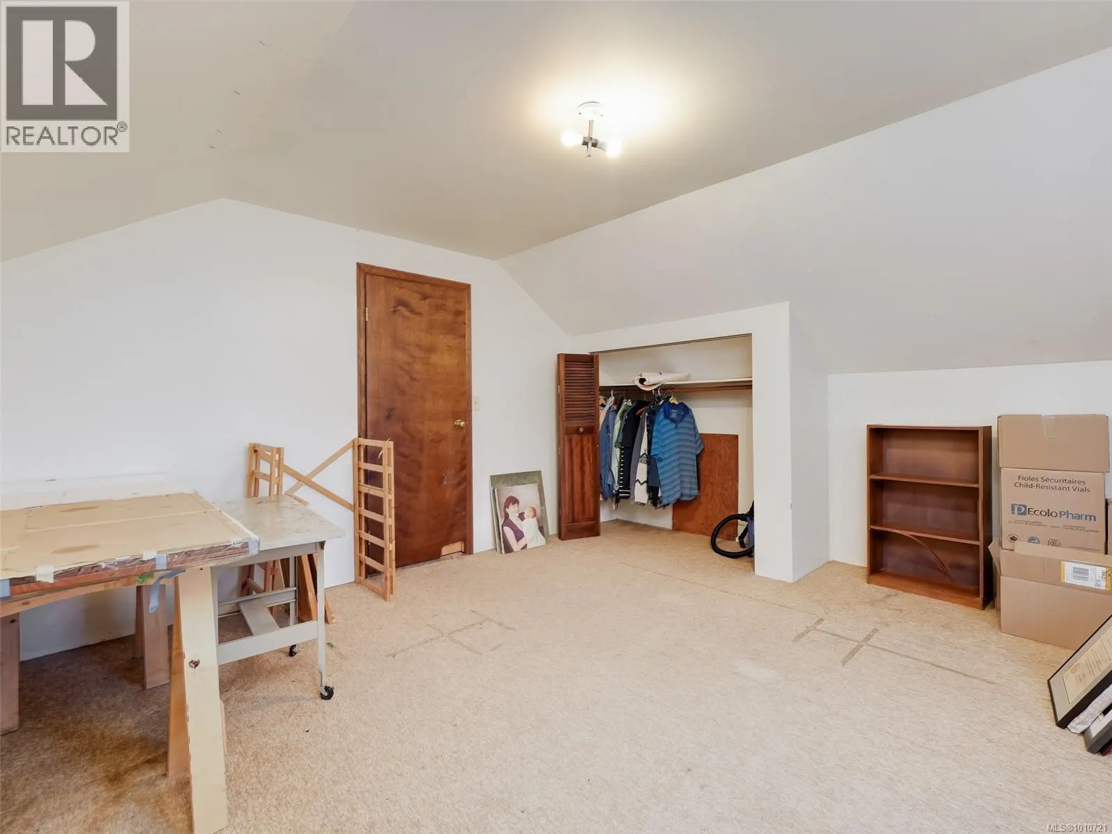 890 Burnside Rd W