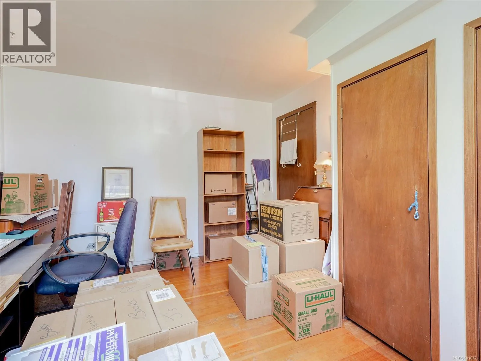 890 Burnside Rd W