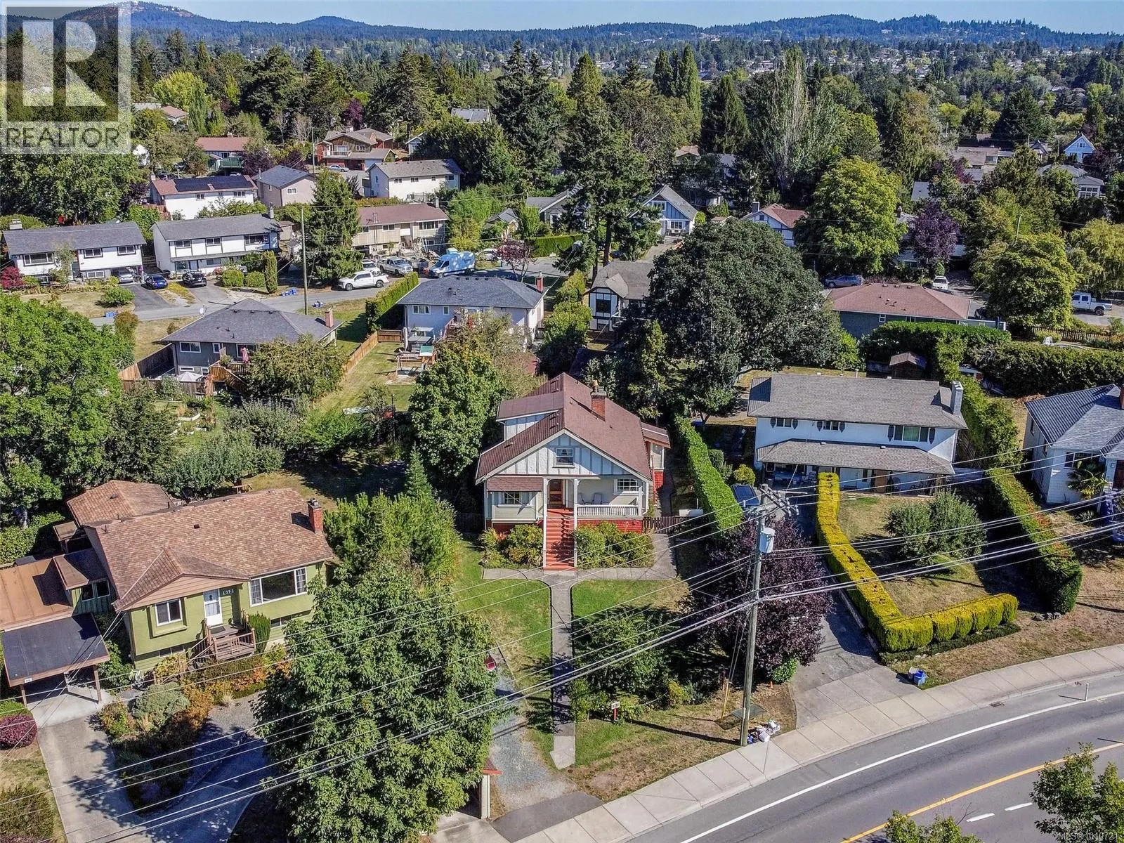 890 Burnside Rd W