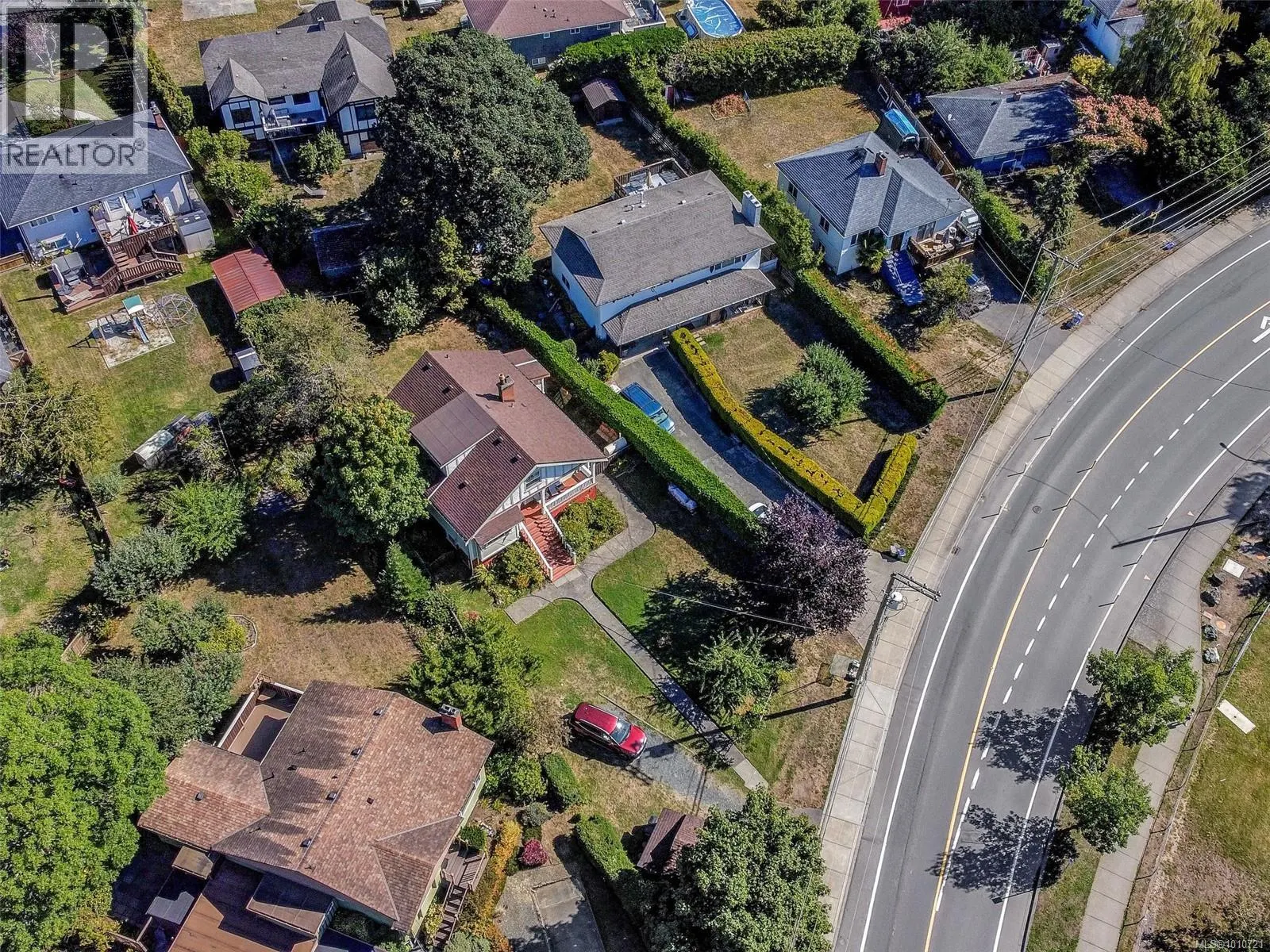 890 Burnside Rd W