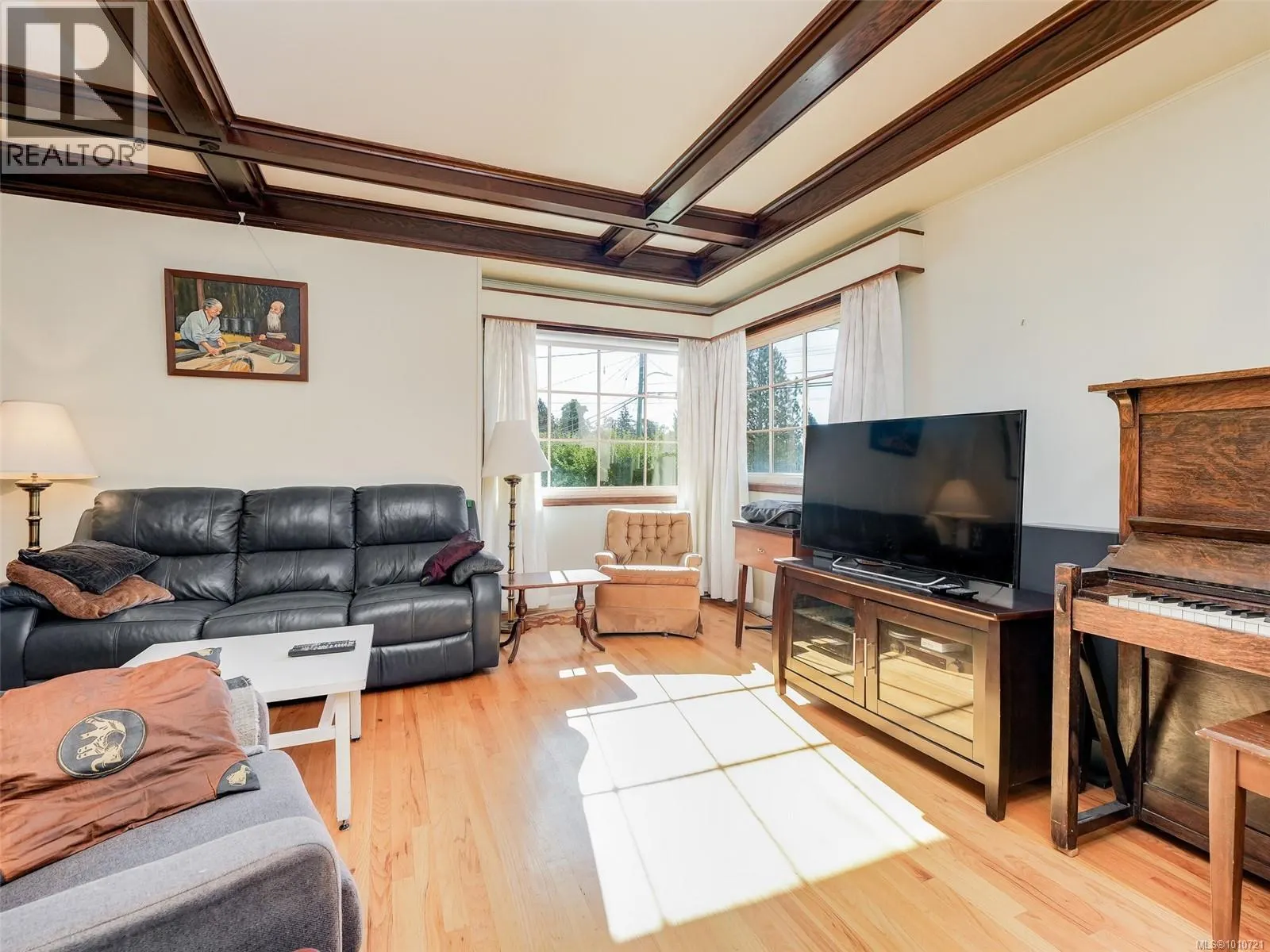 890 Burnside Rd W