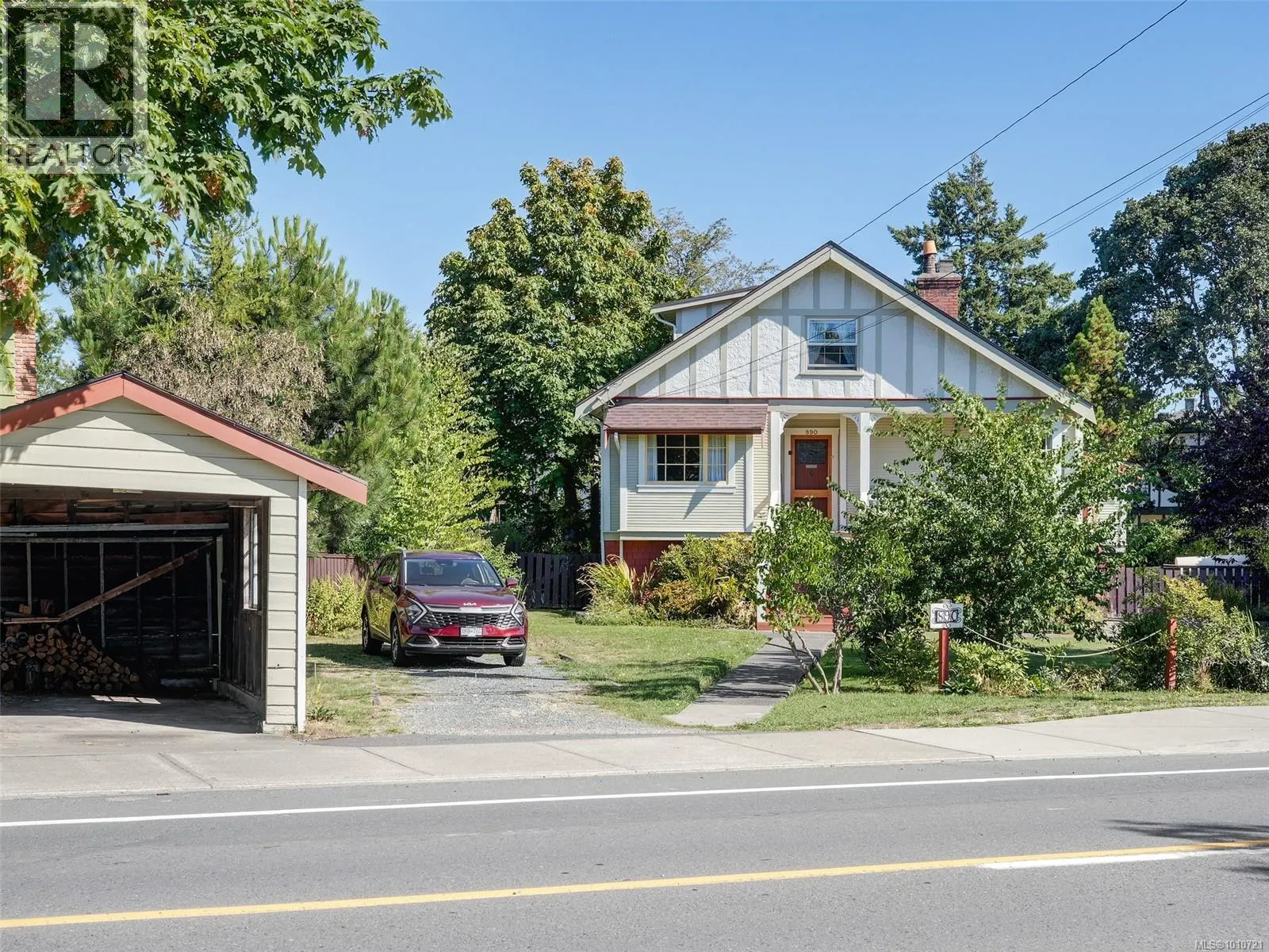 890 Burnside Rd W