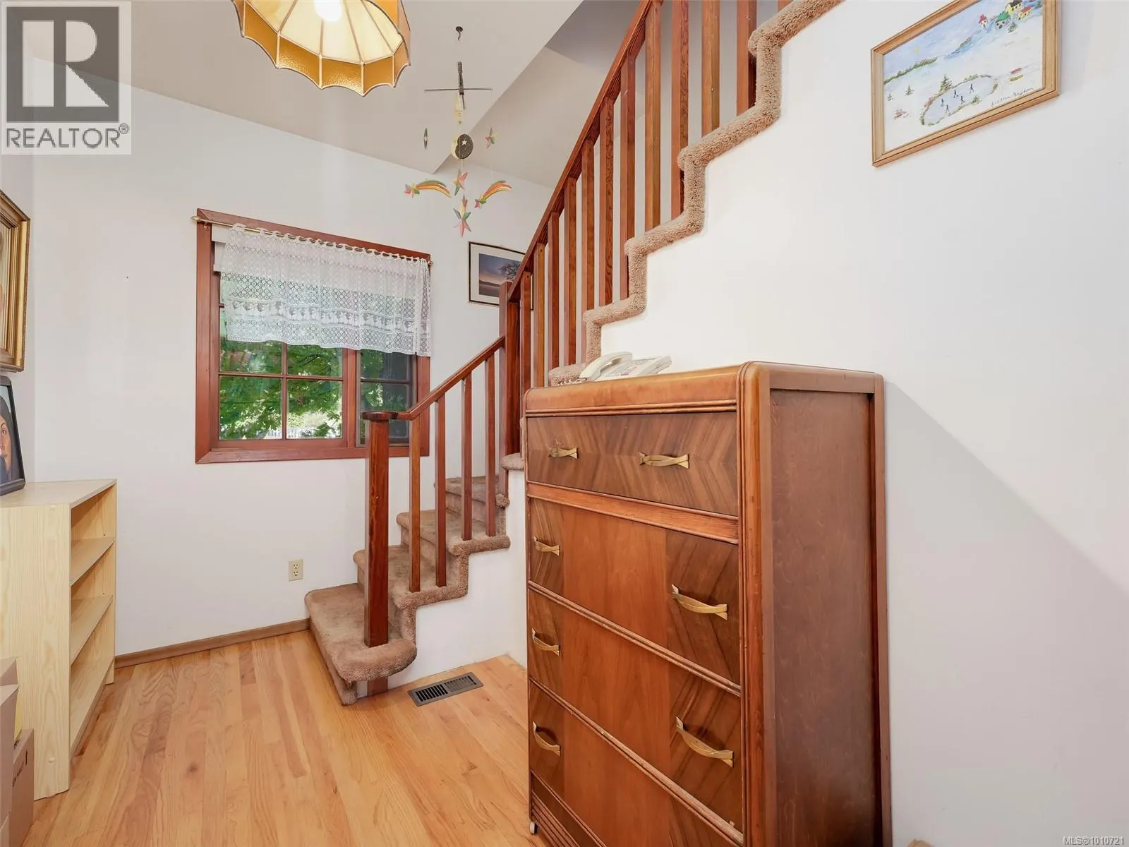 890 Burnside Rd W
