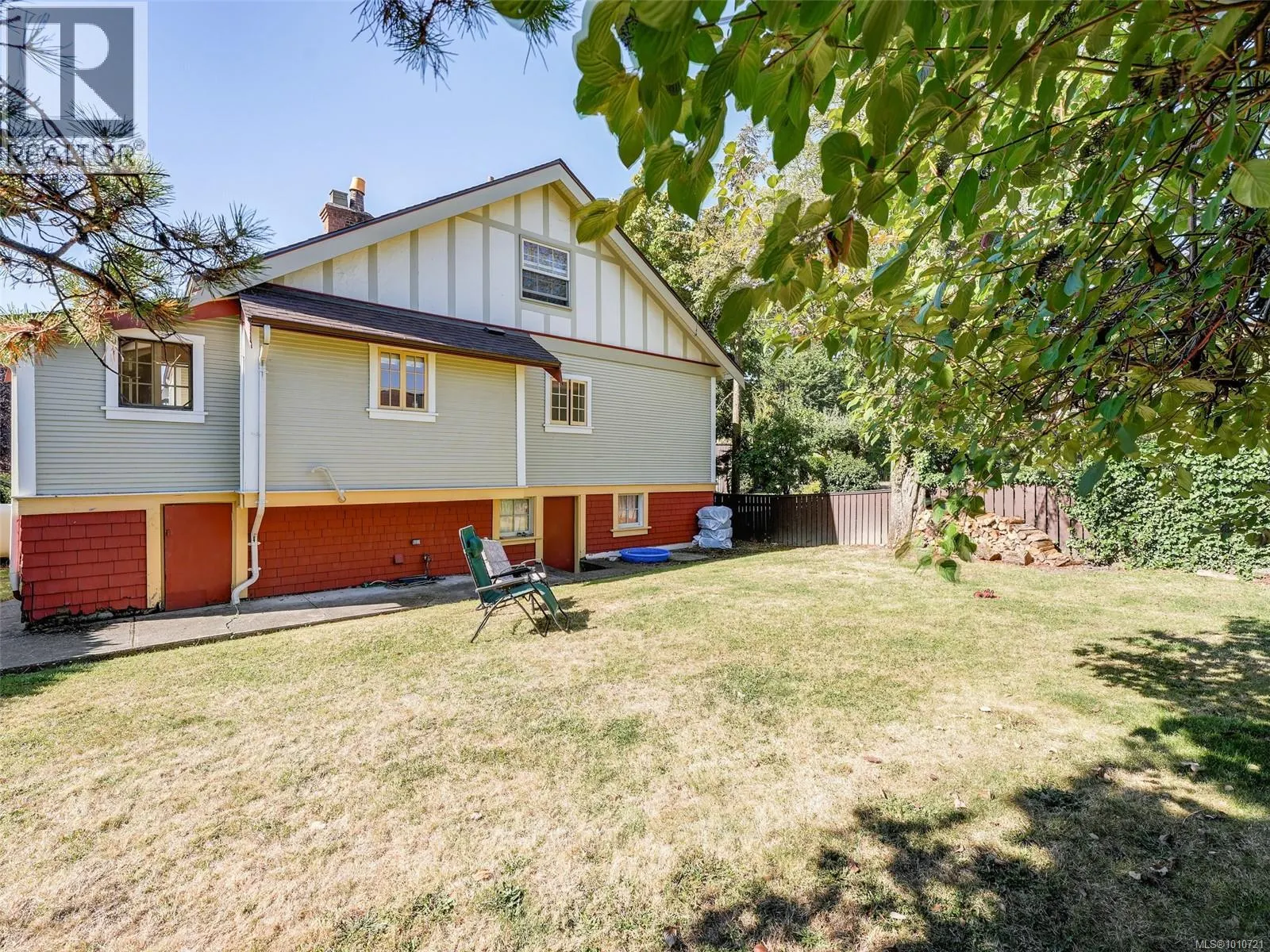 890 Burnside Rd W