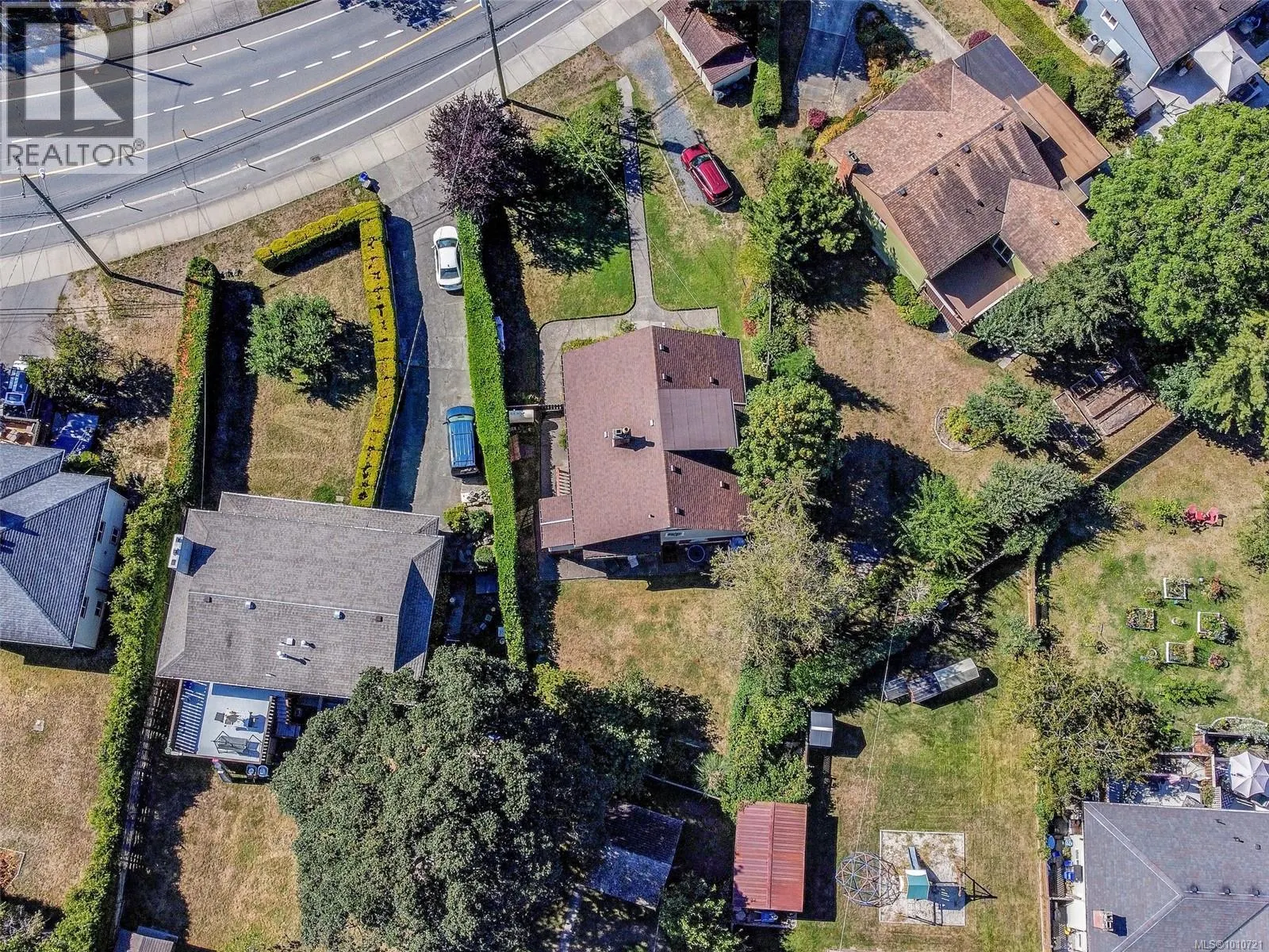 890 Burnside Rd W