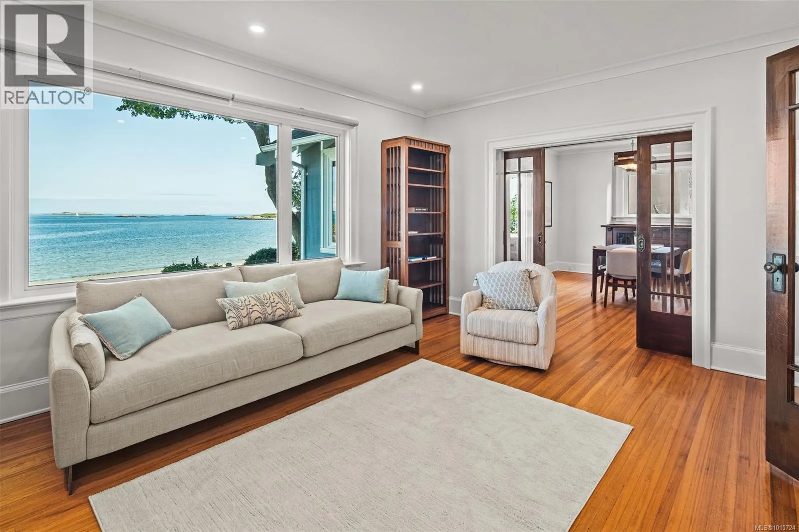 2170 Esplanade