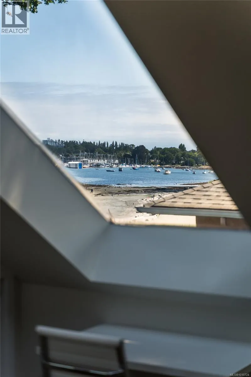 2170 Esplanade