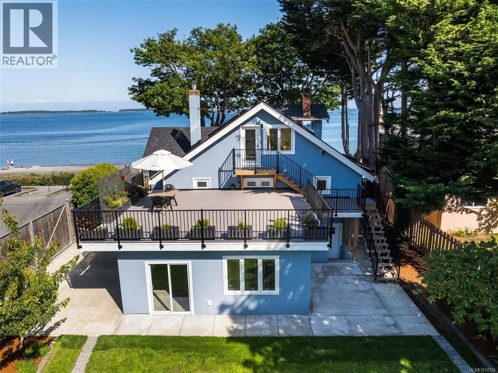 2170 Esplanade