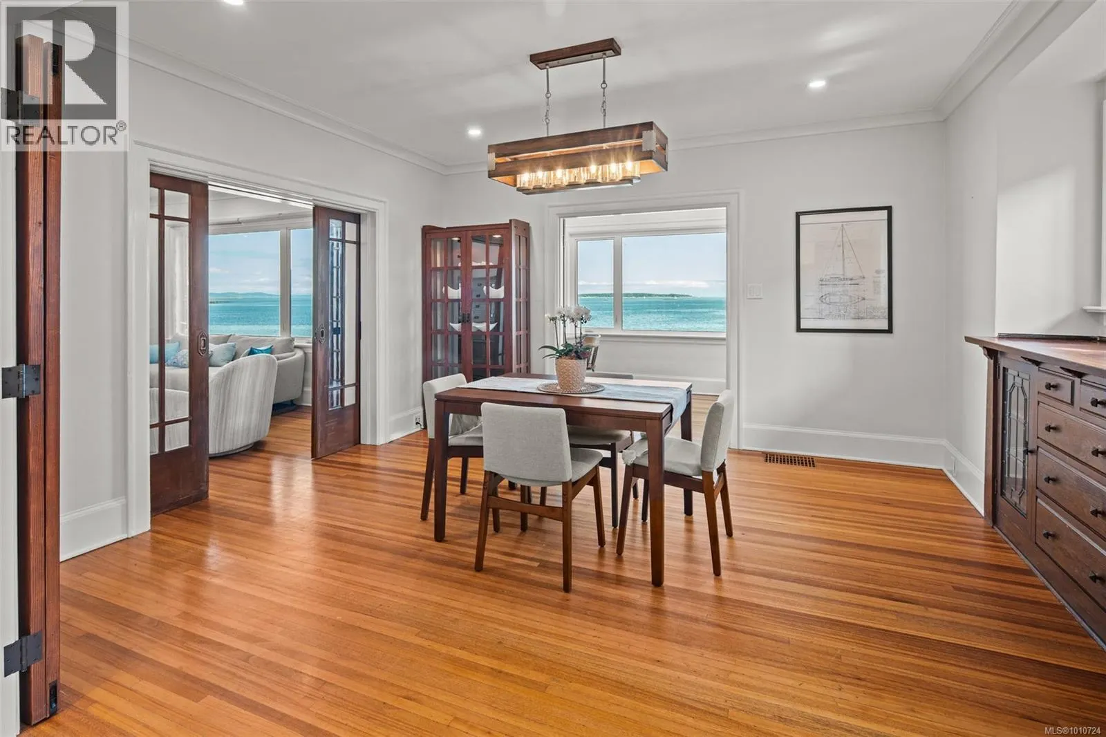 2170 Esplanade