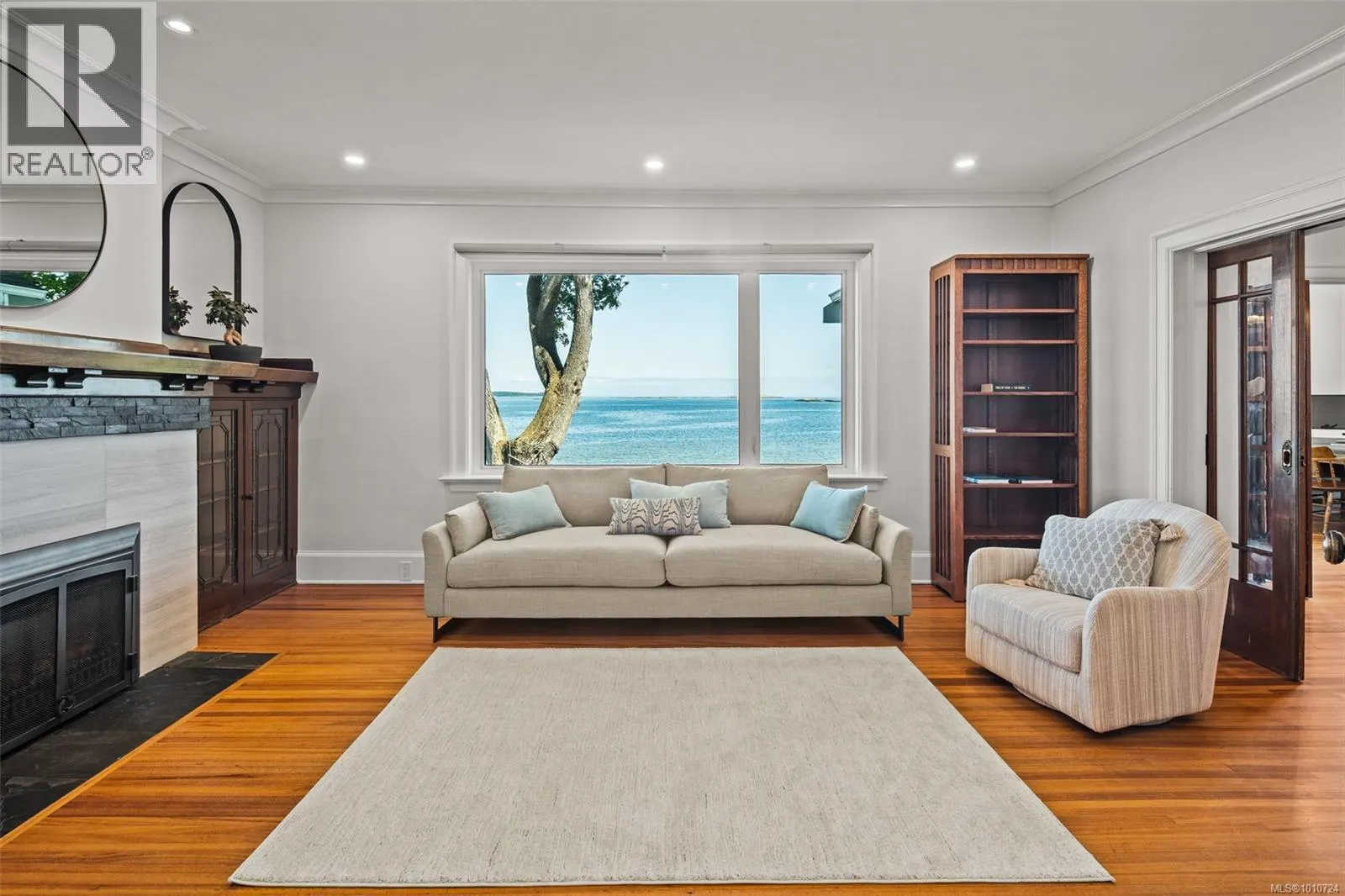 2170 Esplanade