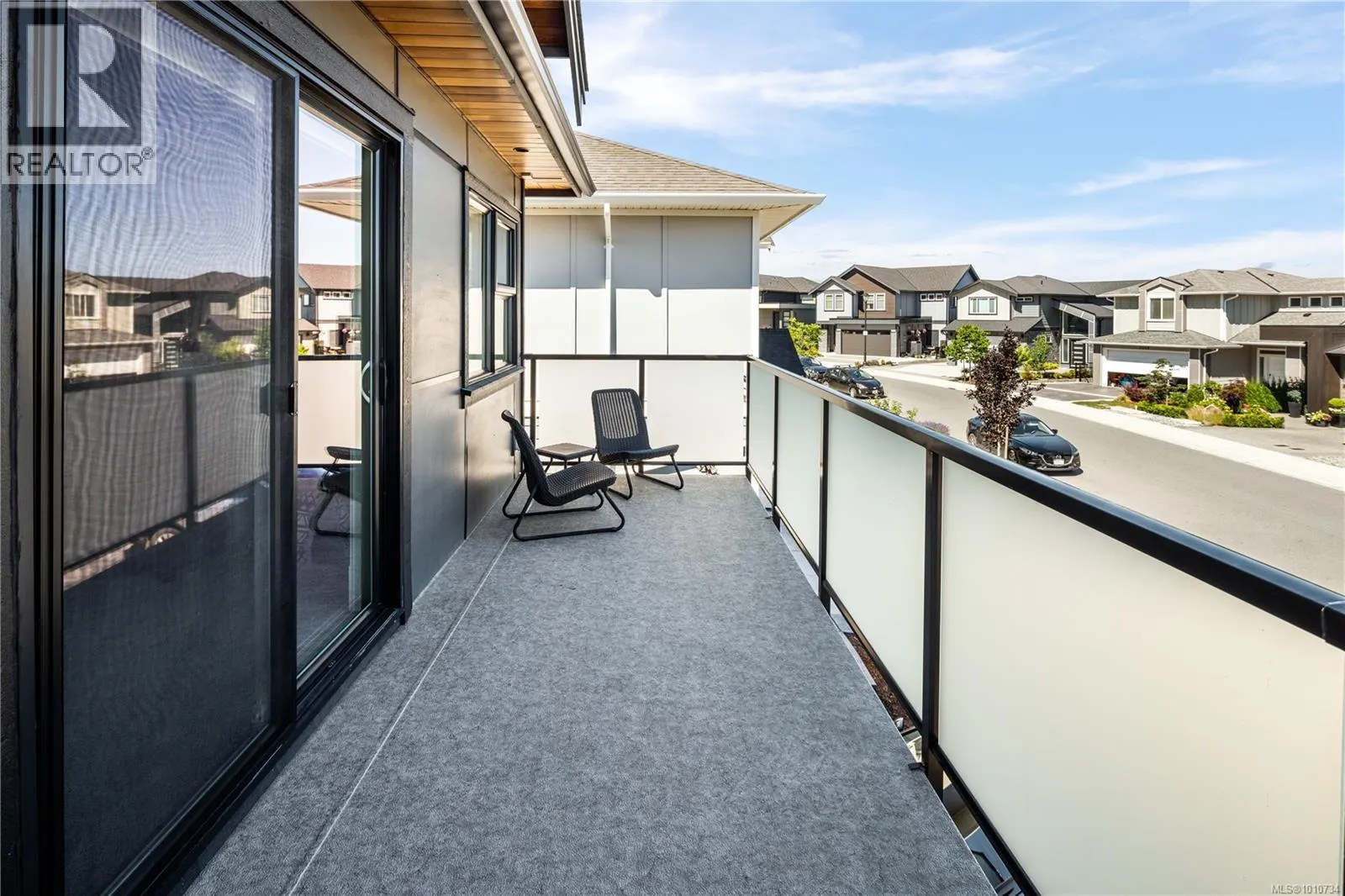 2367 Azurite Cres