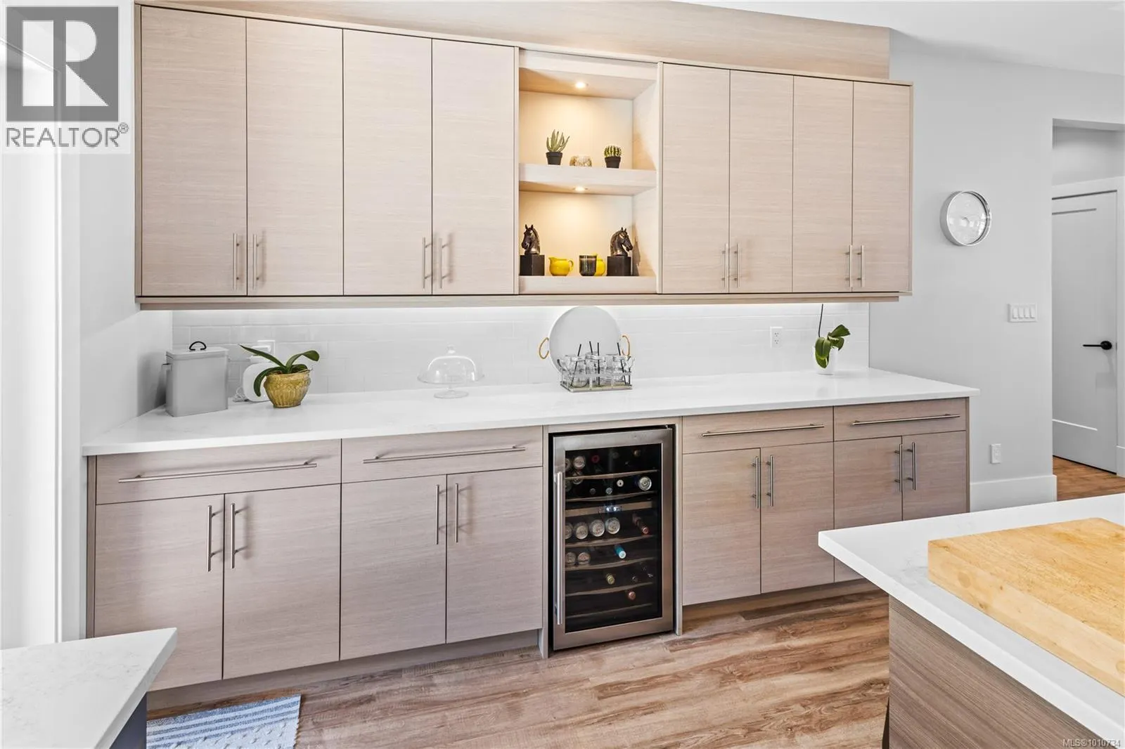 2367 Azurite Cres