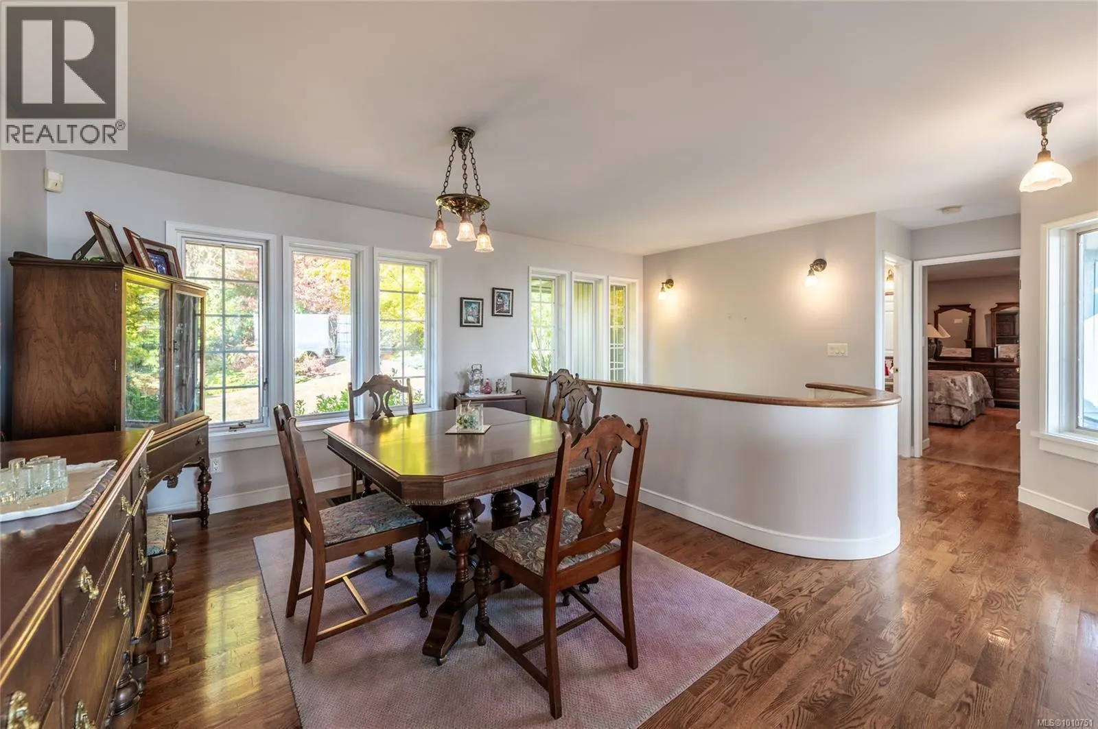 8742 Pender Park Dr