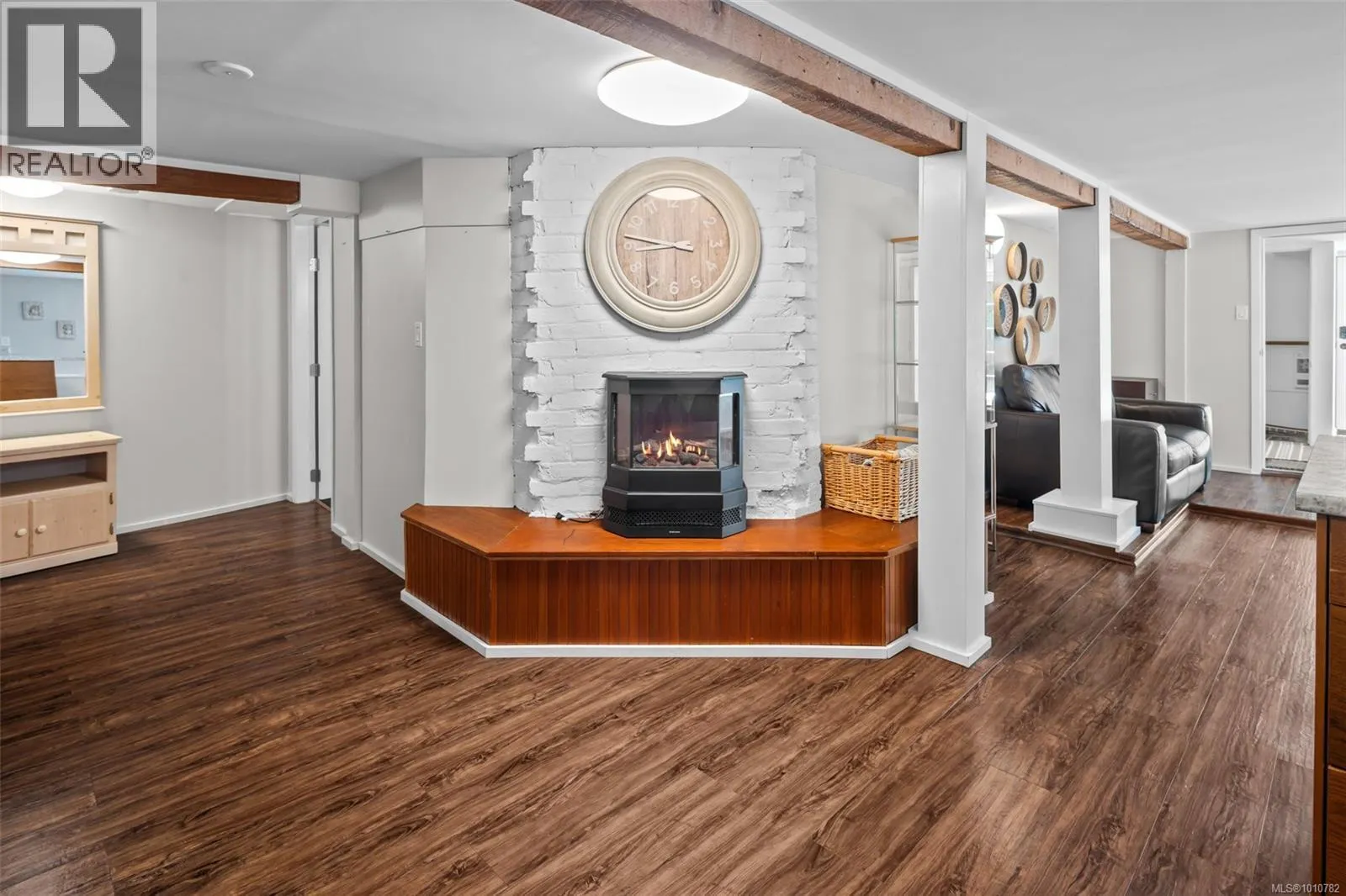 615 Harbinger Ave