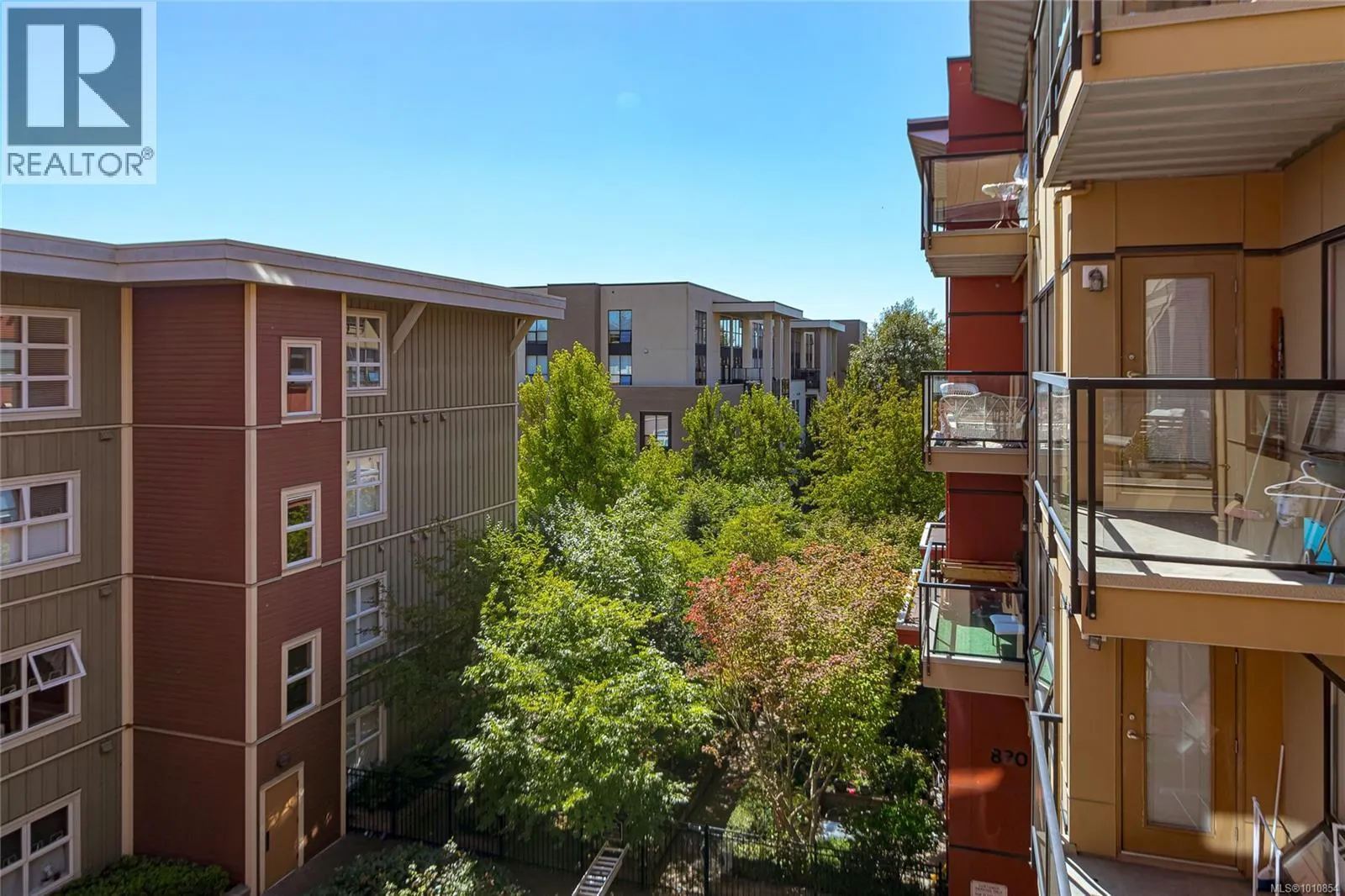 408 870 Short St