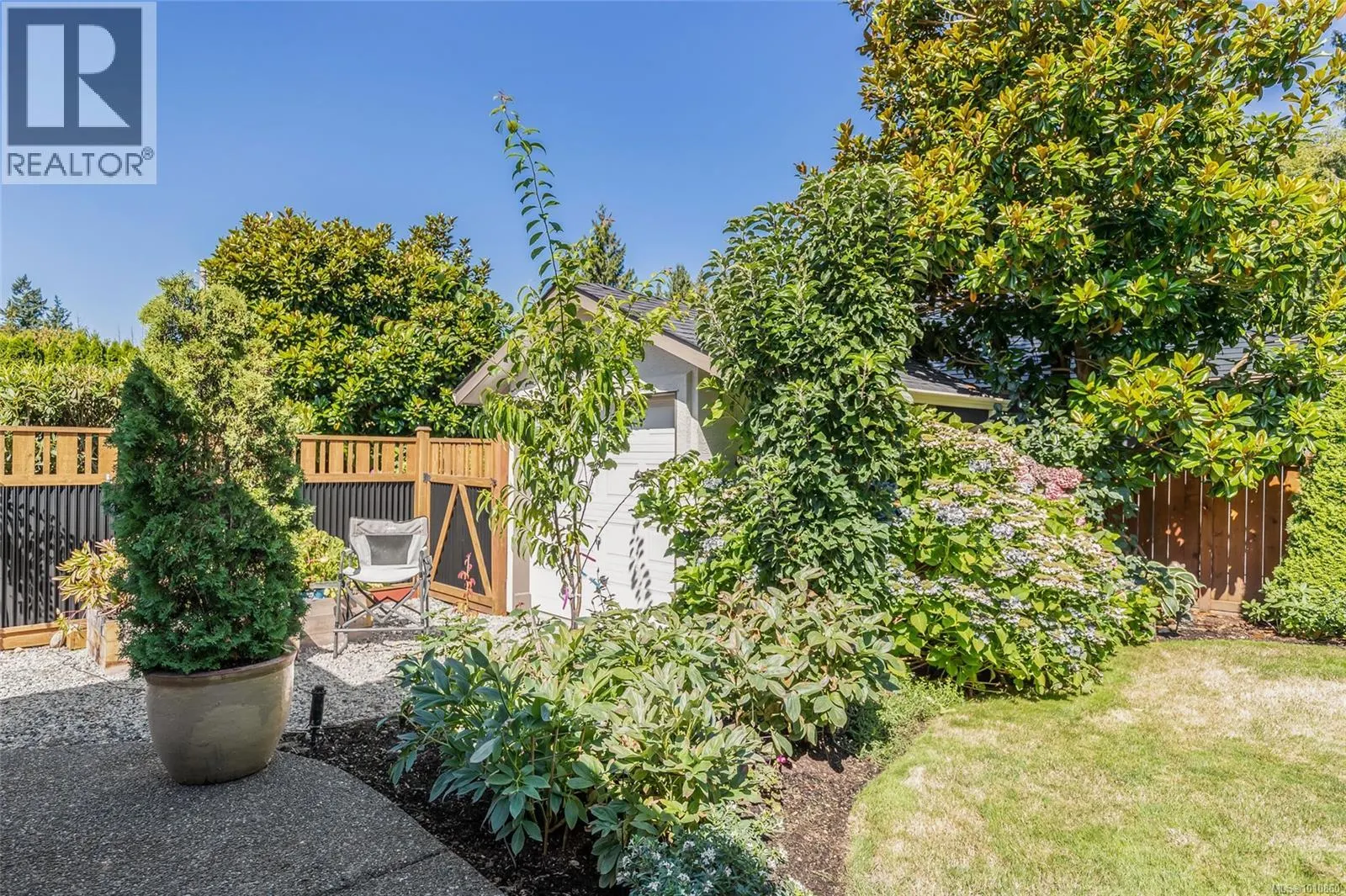 1195 Roberton Blvd