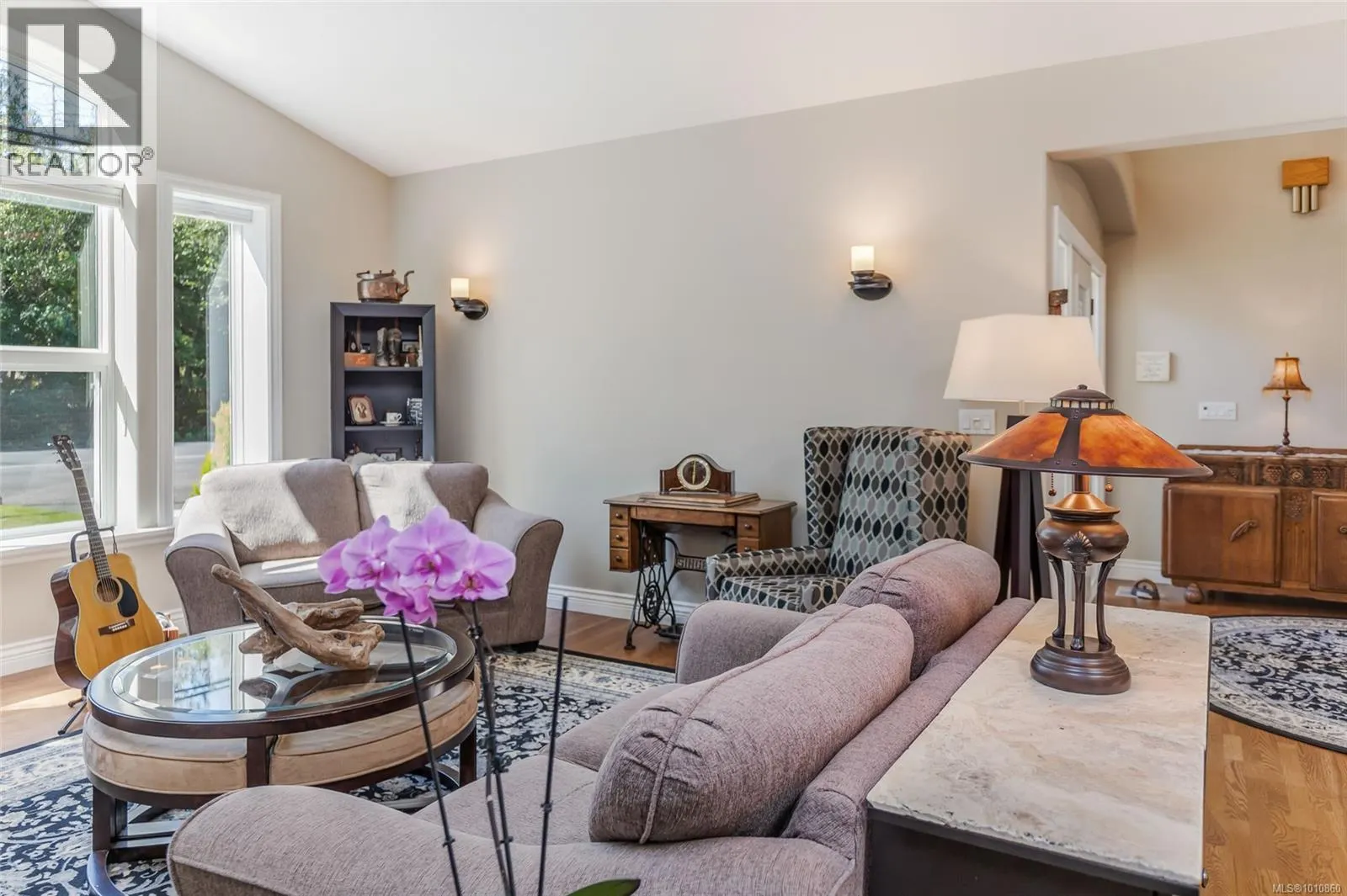 1195 Roberton Blvd