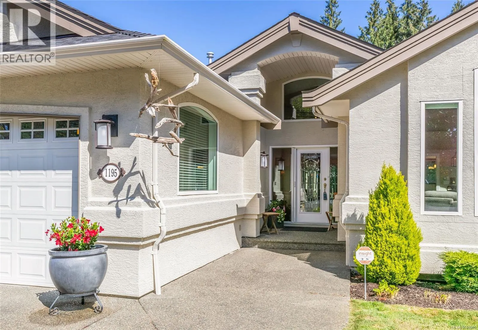 1195 Roberton Blvd